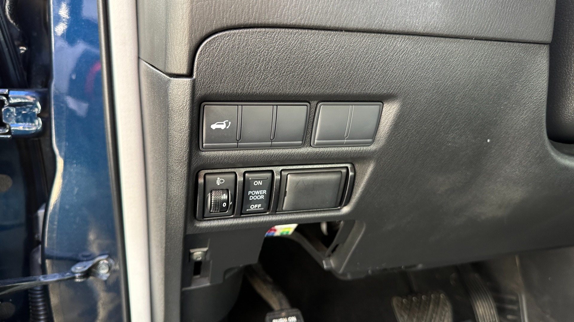 Used 2018 Nissan Armada SL / NAVIGATION / HEATED SEATS / LEATHER / 3RD ROW for sale $19,999 at Formula Imports in Charlotte NC 28227 15
