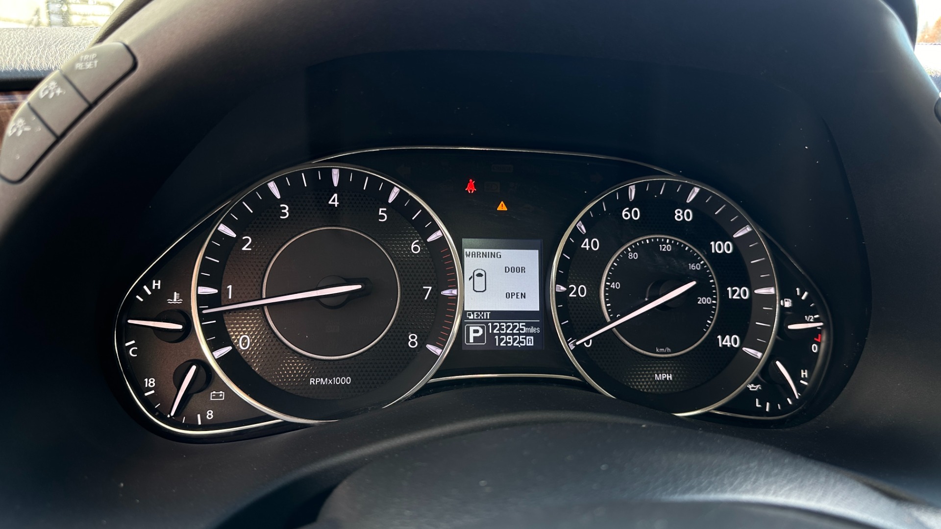 Used 2018 Nissan Armada SL / NAVIGATION / HEATED SEATS / LEATHER / 3RD ROW for sale Sold at Formula Imports in Charlotte NC 28227 17