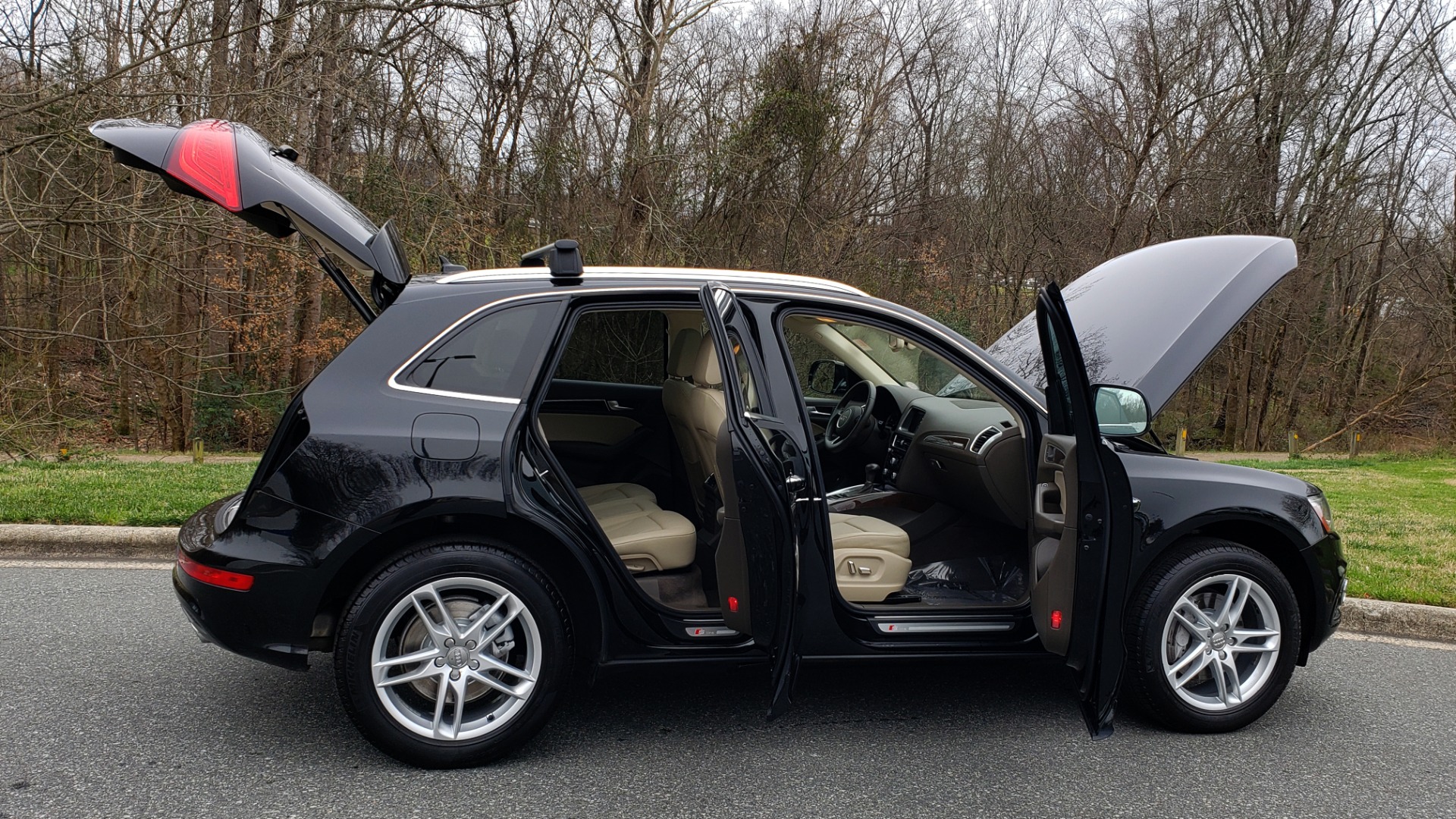 Used 2016 Audi Q5 PREMIUM PLUS / AWD / PANO-ROOF / HEATED SEATS for sale Sold at Formula Imports in Charlotte NC 28227 10
