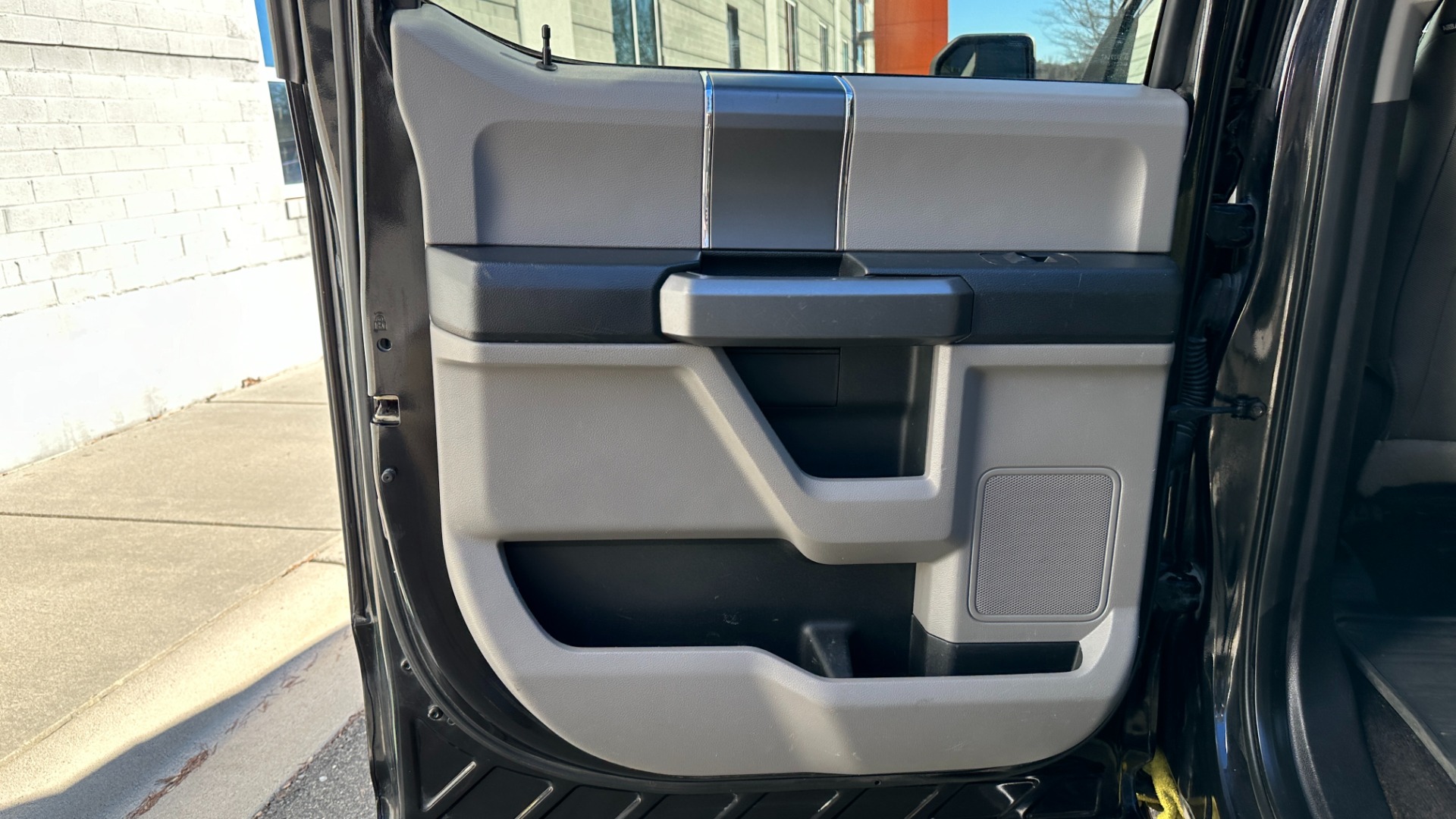 Used 2015 Ford F-150 XLT ECO BOOST // APPEARANCE PKG // TOW PKG for sale Sold at Formula Imports in Charlotte NC 28227 19