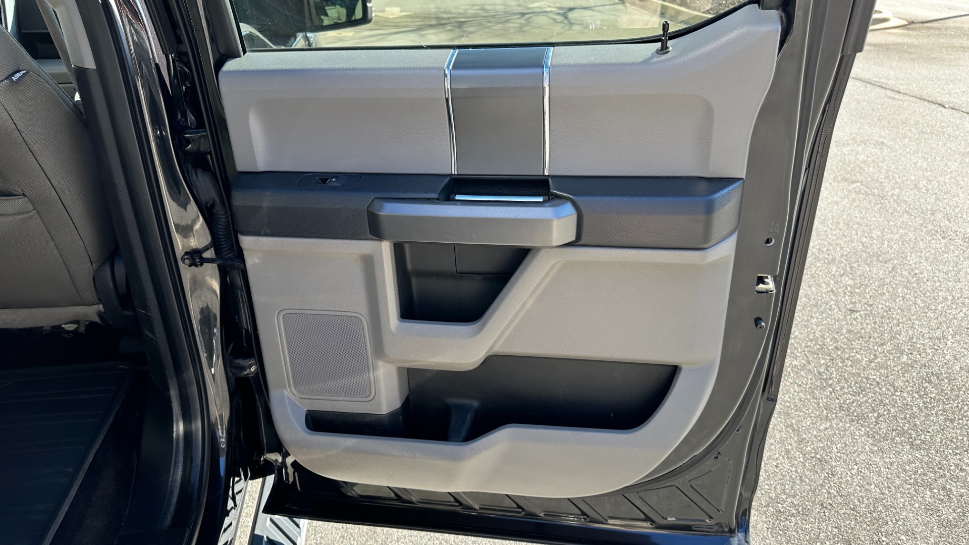 Used 2015 Ford F-150 XLT ECO BOOST // APPEARANCE PKG // TOW PKG for sale Sold at Formula Imports in Charlotte NC 28227 24