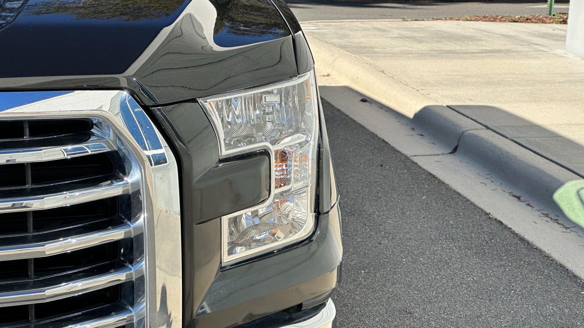 Used 2015 Ford F-150 XLT ECO BOOST // APPEARANCE PKG // TOW PKG for sale Sold at Formula Imports in Charlotte NC 28227 34