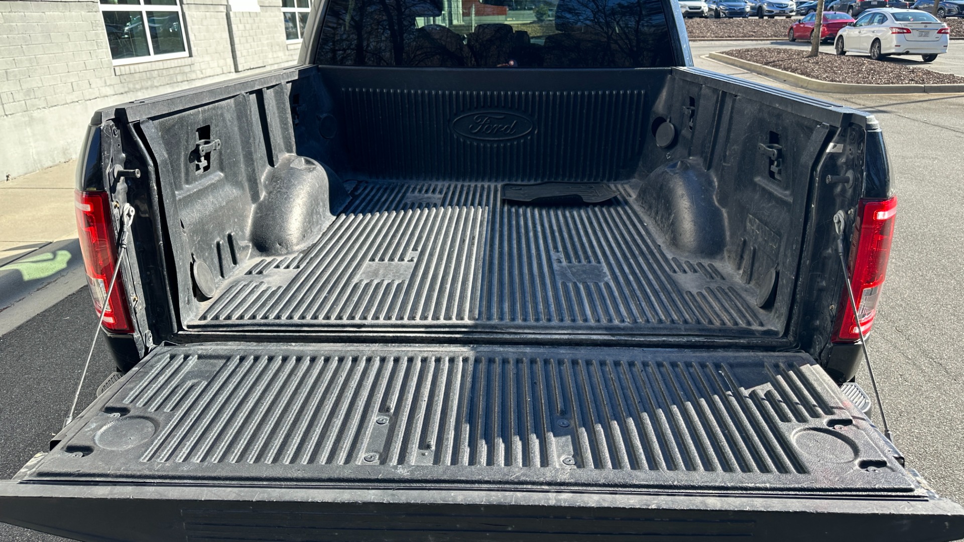 Used 2015 Ford F-150 XLT ECO BOOST // APPEARANCE PKG // TOW PKG for sale Sold at Formula Imports in Charlotte NC 28227 36