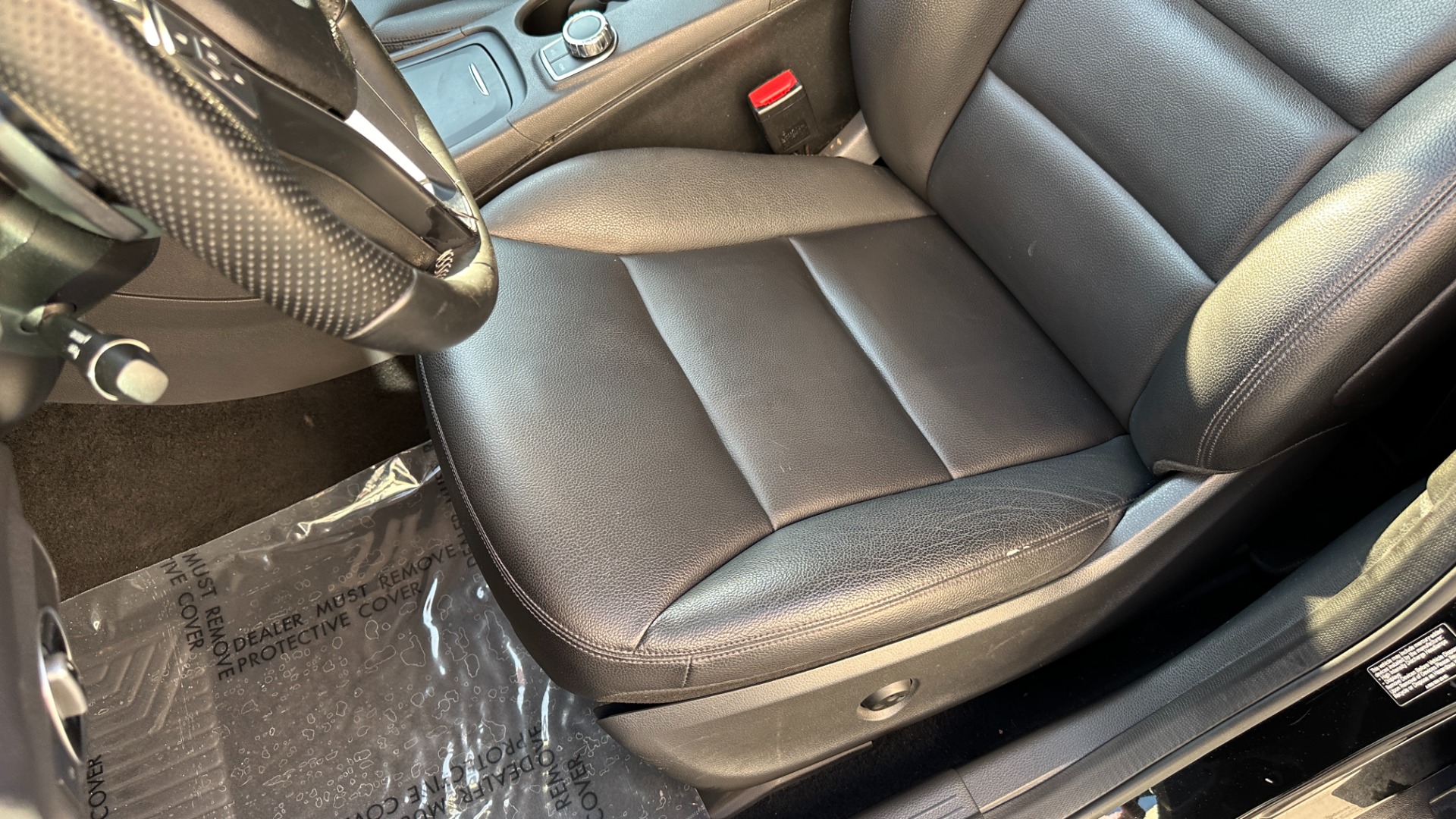 Used 2015 Mercedes-Benz GLA-Class GLA 250 / PREMIUM PACKAGE / SPORT PACKAGE / PANORAMIC ROOF for sale $15,995 at Formula Imports in Charlotte NC 28227 14