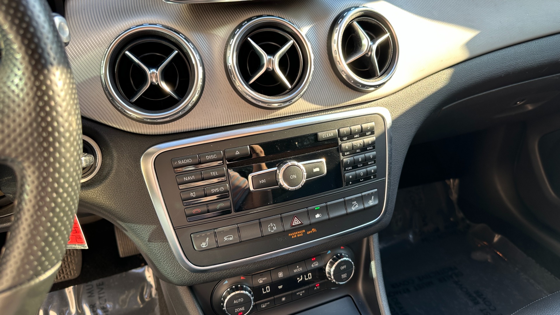 Used 2015 Mercedes-Benz GLA-Class GLA 250 / PREMIUM PACKAGE / SPORT PACKAGE / PANORAMIC ROOF for sale $15,995 at Formula Imports in Charlotte NC 28227 17