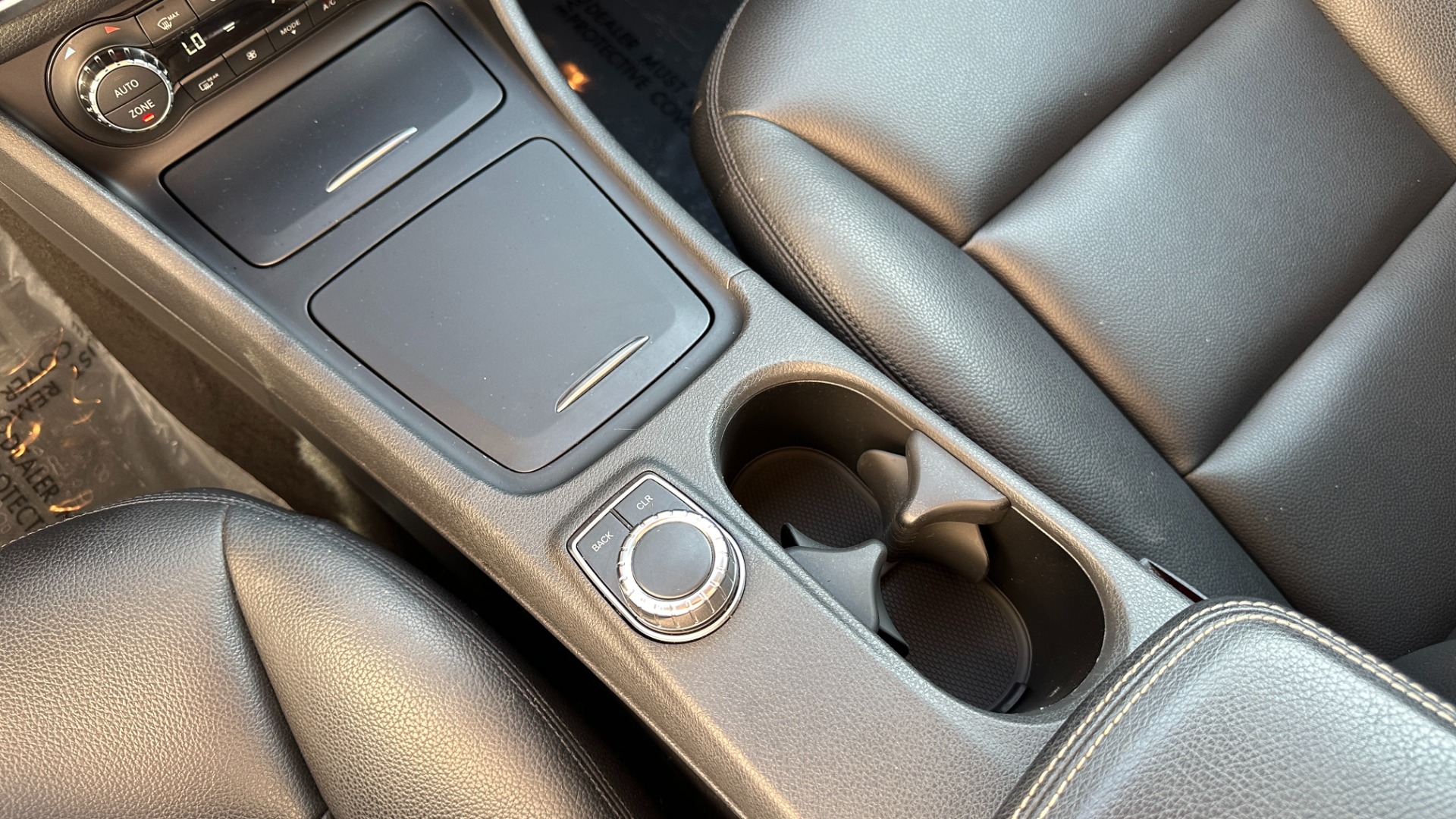 Used 2015 Mercedes-Benz GLA-Class GLA 250 / PREMIUM PACKAGE / SPORT PACKAGE / PANORAMIC ROOF for sale $15,995 at Formula Imports in Charlotte NC 28227 19