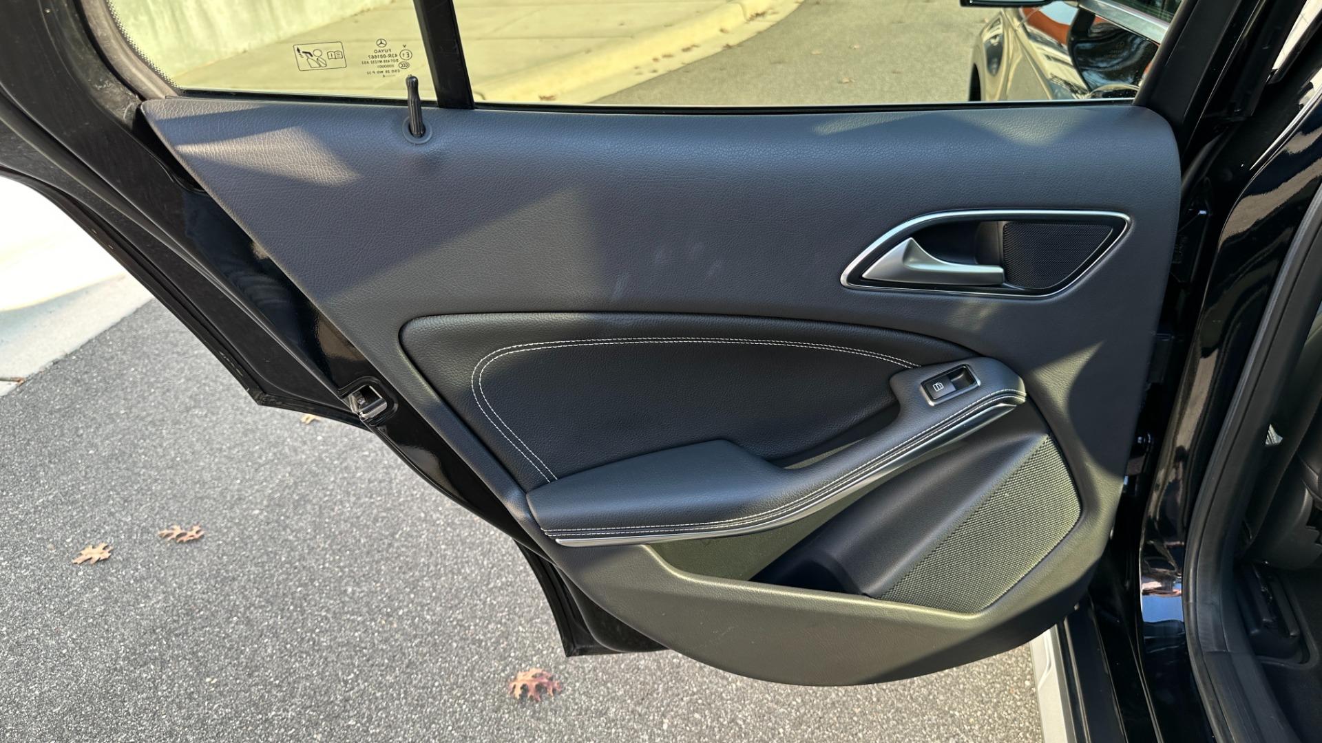 Used 2015 Mercedes-Benz GLA-Class GLA 250 / PREMIUM PACKAGE / SPORT PACKAGE / PANORAMIC ROOF for sale Sold at Formula Imports in Charlotte NC 28227 23