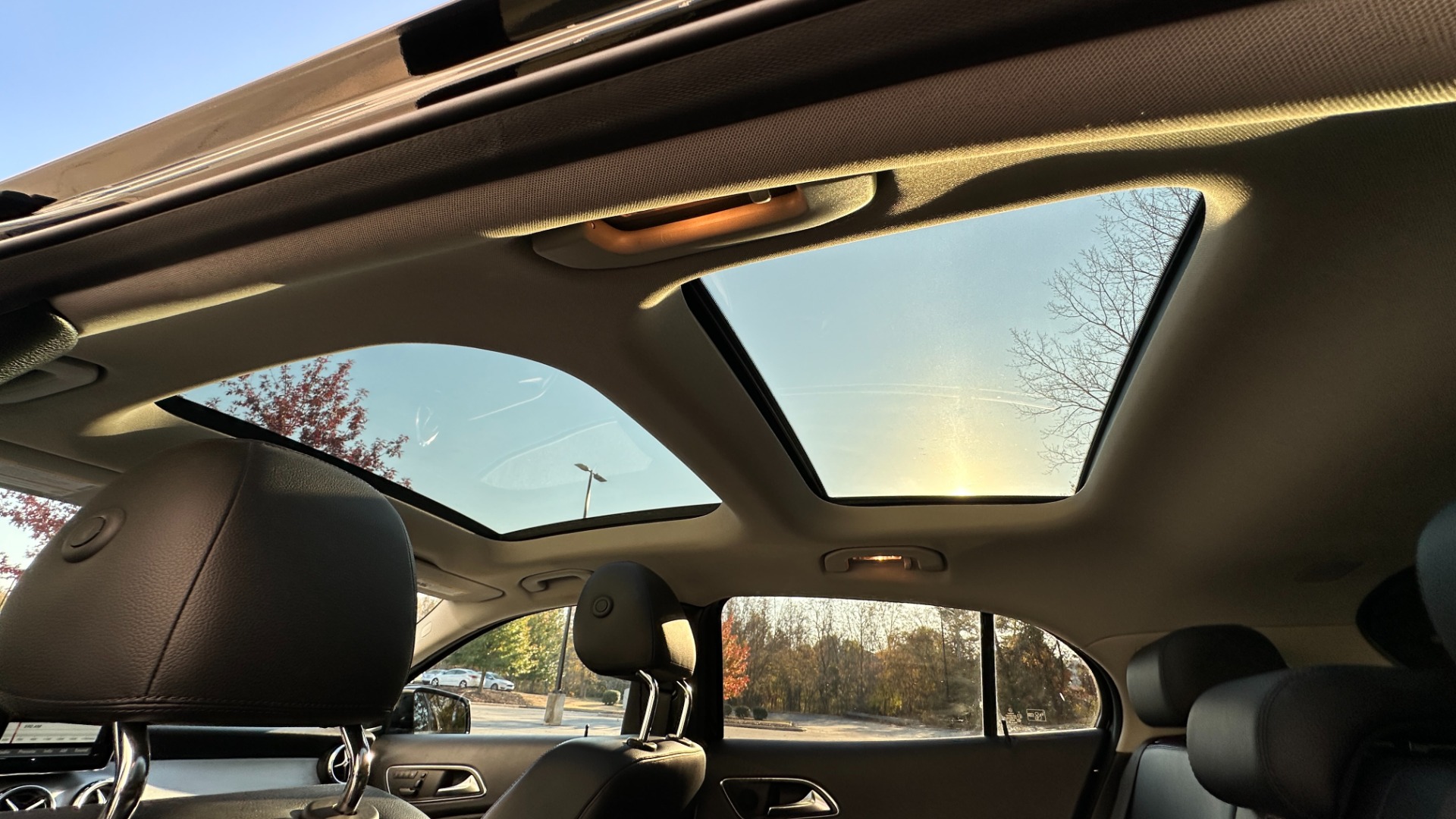 Used 2015 Mercedes-Benz GLA-Class GLA 250 / PREMIUM PACKAGE / SPORT PACKAGE / PANORAMIC ROOF for sale $15,995 at Formula Imports in Charlotte NC 28227 27