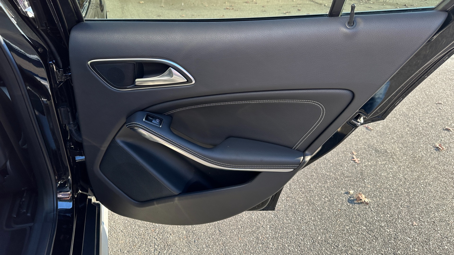 Used 2015 Mercedes-Benz GLA-Class GLA 250 / PREMIUM PACKAGE / SPORT PACKAGE / PANORAMIC ROOF for sale $15,995 at Formula Imports in Charlotte NC 28227 28