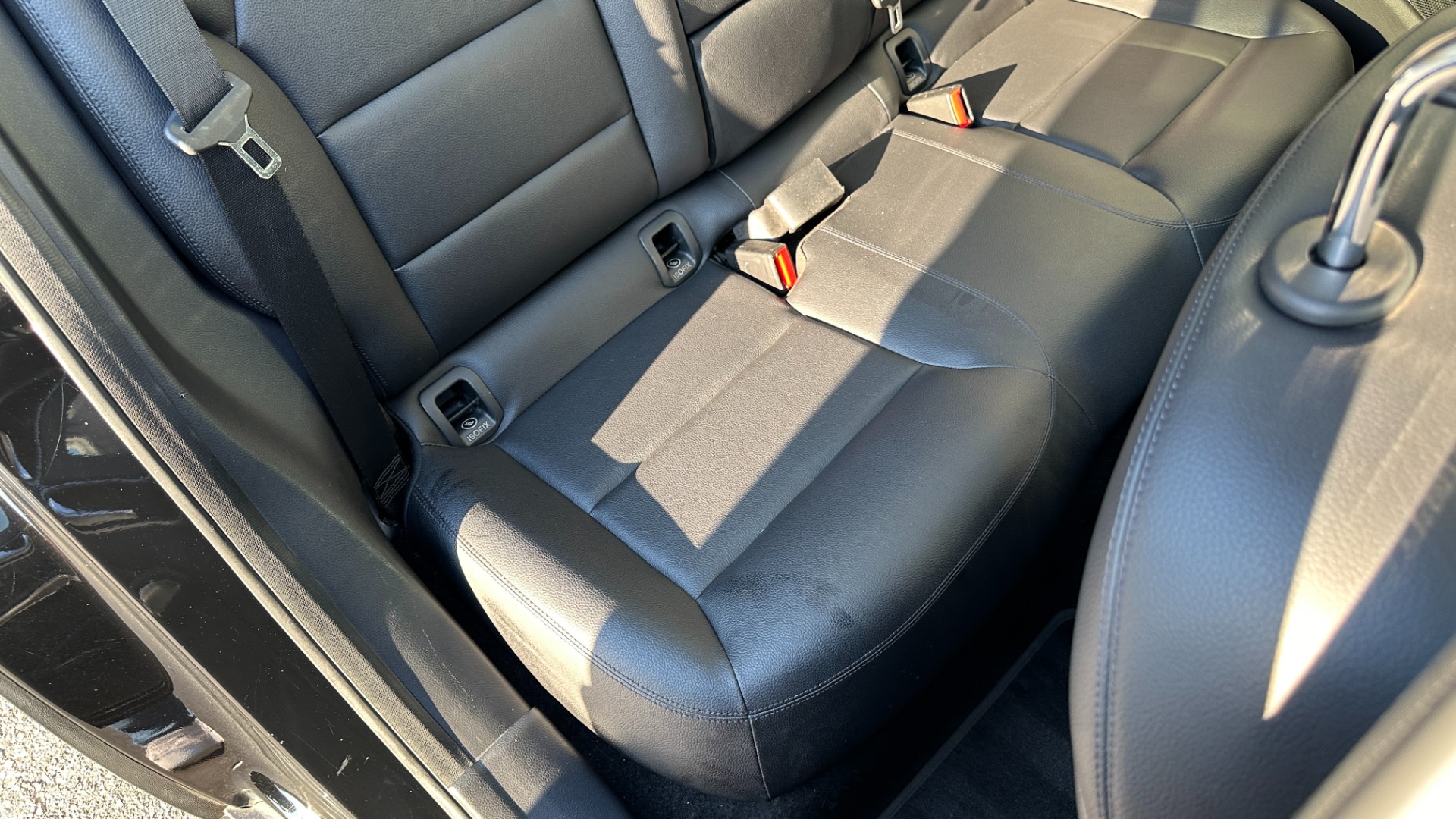 Used 2015 Mercedes-Benz GLA-Class GLA 250 / PREMIUM PACKAGE / SPORT PACKAGE / PANORAMIC ROOF for sale $15,995 at Formula Imports in Charlotte NC 28227 30