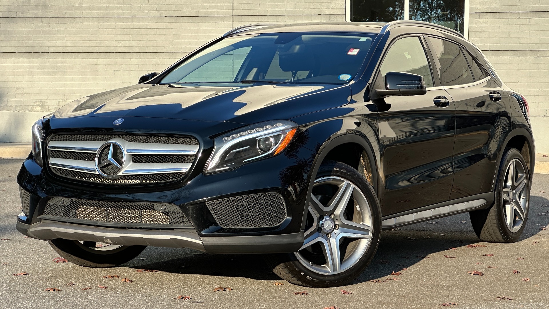 Used 2015 Mercedes-Benz GLA-Class GLA 250 / PREMIUM PACKAGE / SPORT PACKAGE / PANORAMIC ROOF for sale $15,995 at Formula Imports in Charlotte NC 28227 1