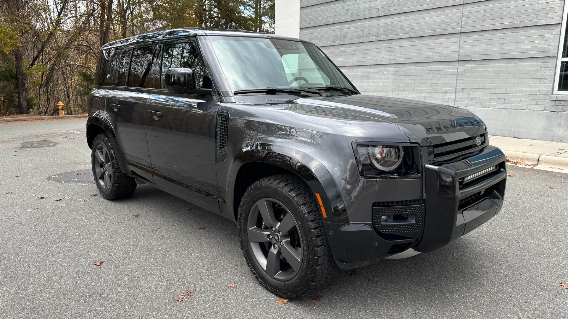 Used 2023 Land Rover Defender V8 20' WHEELS// BLK EXT PACK// LED LIGHT BAR for sale $105,999 at Formula Imports in Charlotte NC 28227 2