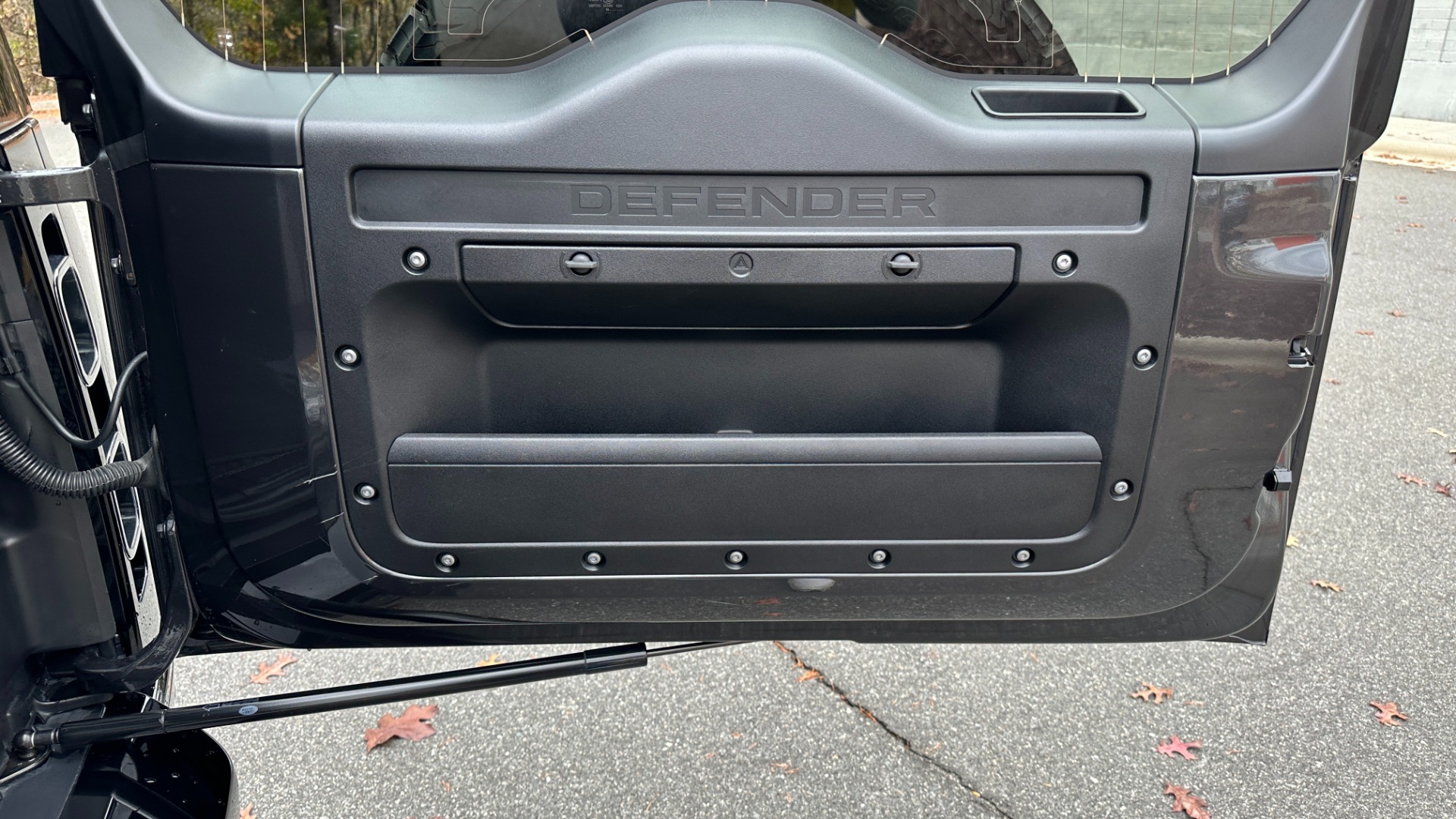 Used 2023 Land Rover Defender V8 20' WHEELS// BLK EXT PACK// LED LIGHT BAR for sale Sold at Formula Imports in Charlotte NC 28227 31