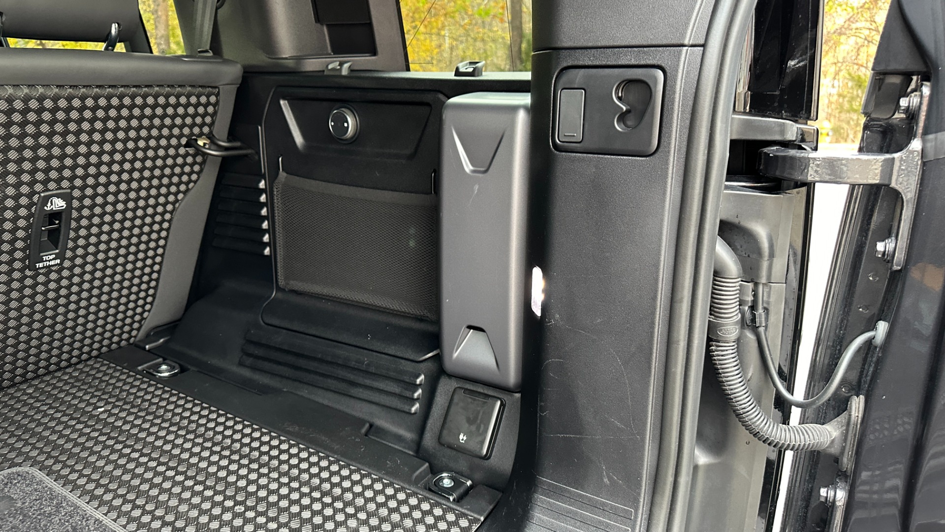 Used 2023 Land Rover Defender V8 20' WHEELS// BLK EXT PACK// LED LIGHT BAR for sale $105,999 at Formula Imports in Charlotte NC 28227 35