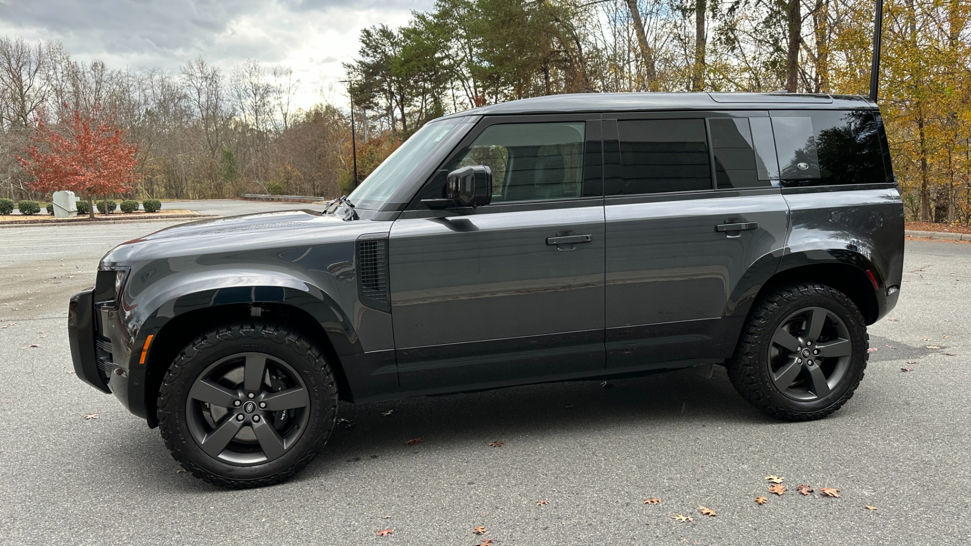 Used 2023 Land Rover Defender V8 20' WHEELS// BLK EXT PACK// LED LIGHT BAR for sale $105,999 at Formula Imports in Charlotte NC 28227 6