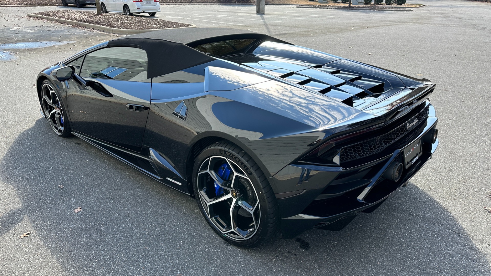 Used 2020 Lamborghini Huracan EVO SPYDER / FRONT LIFT / FULL PAINT PROTECTION FILM / CARBON CERAMICS for sale $280,000 at Formula Imports in Charlotte NC 28227 12