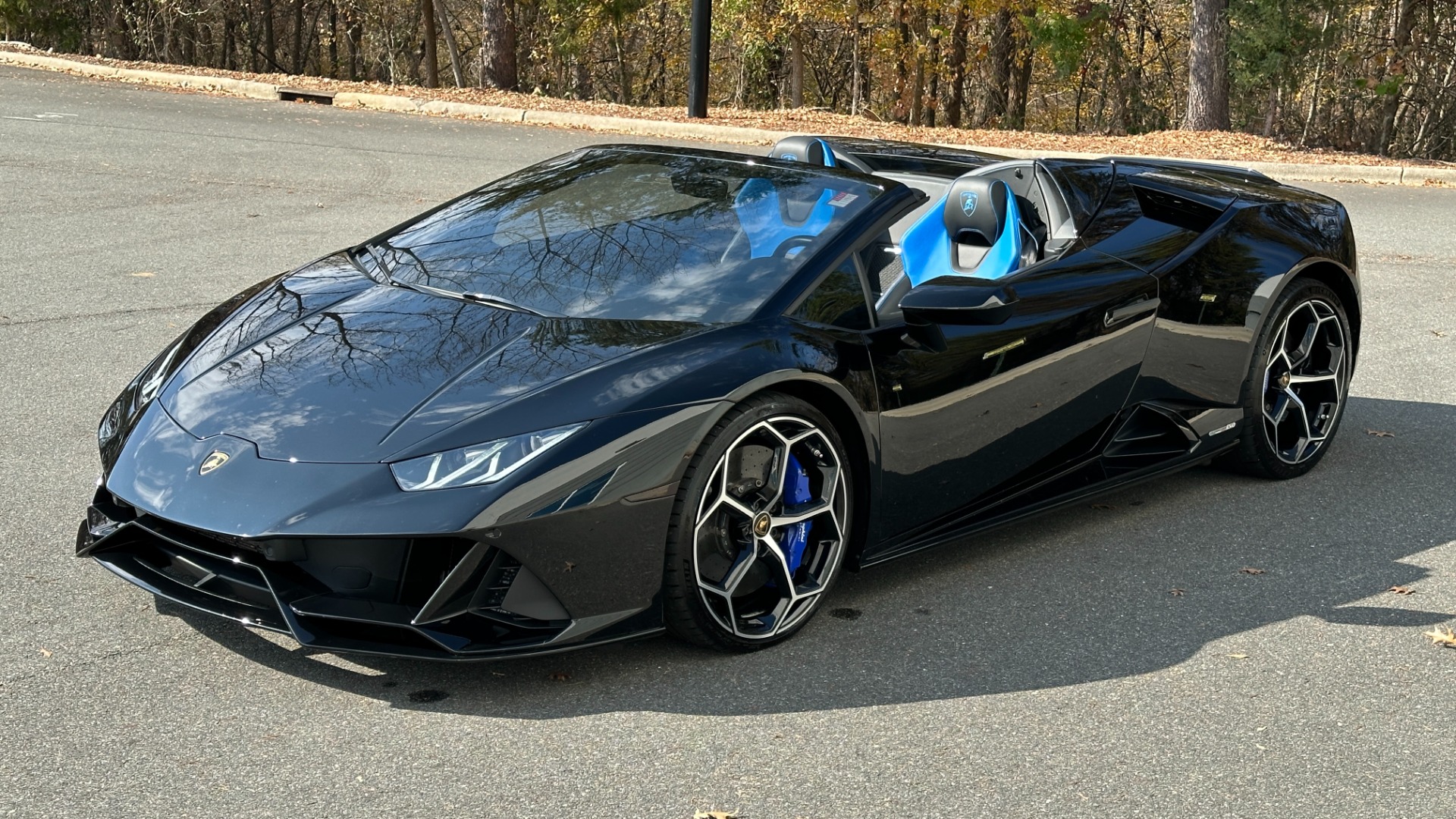 Used 2020 Lamborghini Huracan EVO SPYDER / FRONT LIFT / FULL PAINT PROTECTION FILM / CARBON CERAMICS for sale $280,000 at Formula Imports in Charlotte NC 28227 2