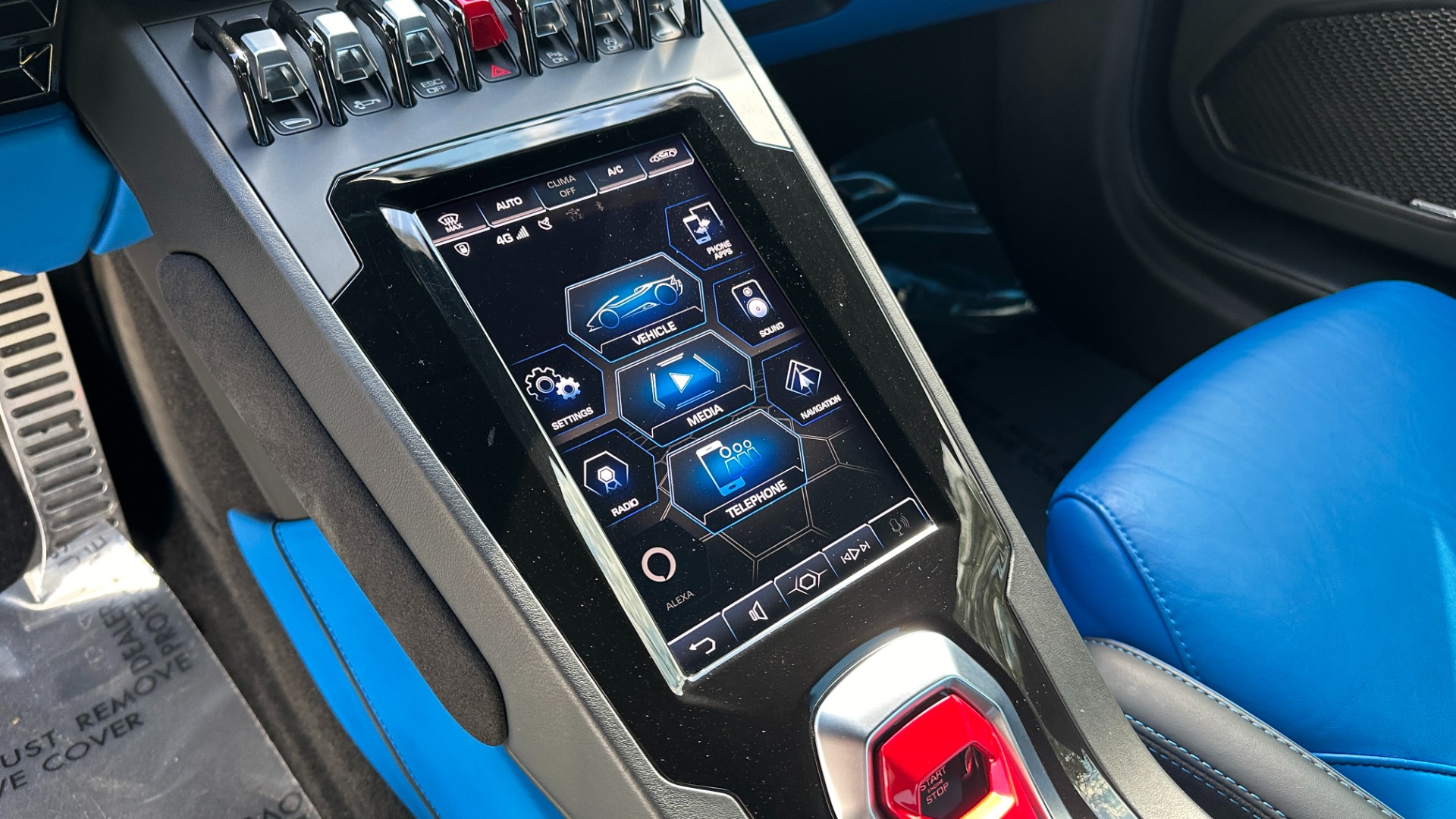 Used 2020 Lamborghini Huracan EVO SPYDER / FRONT LIFT / FULL PAINT PROTECTION FILM / CARBON CERAMICS for sale $280,000 at Formula Imports in Charlotte NC 28227 27