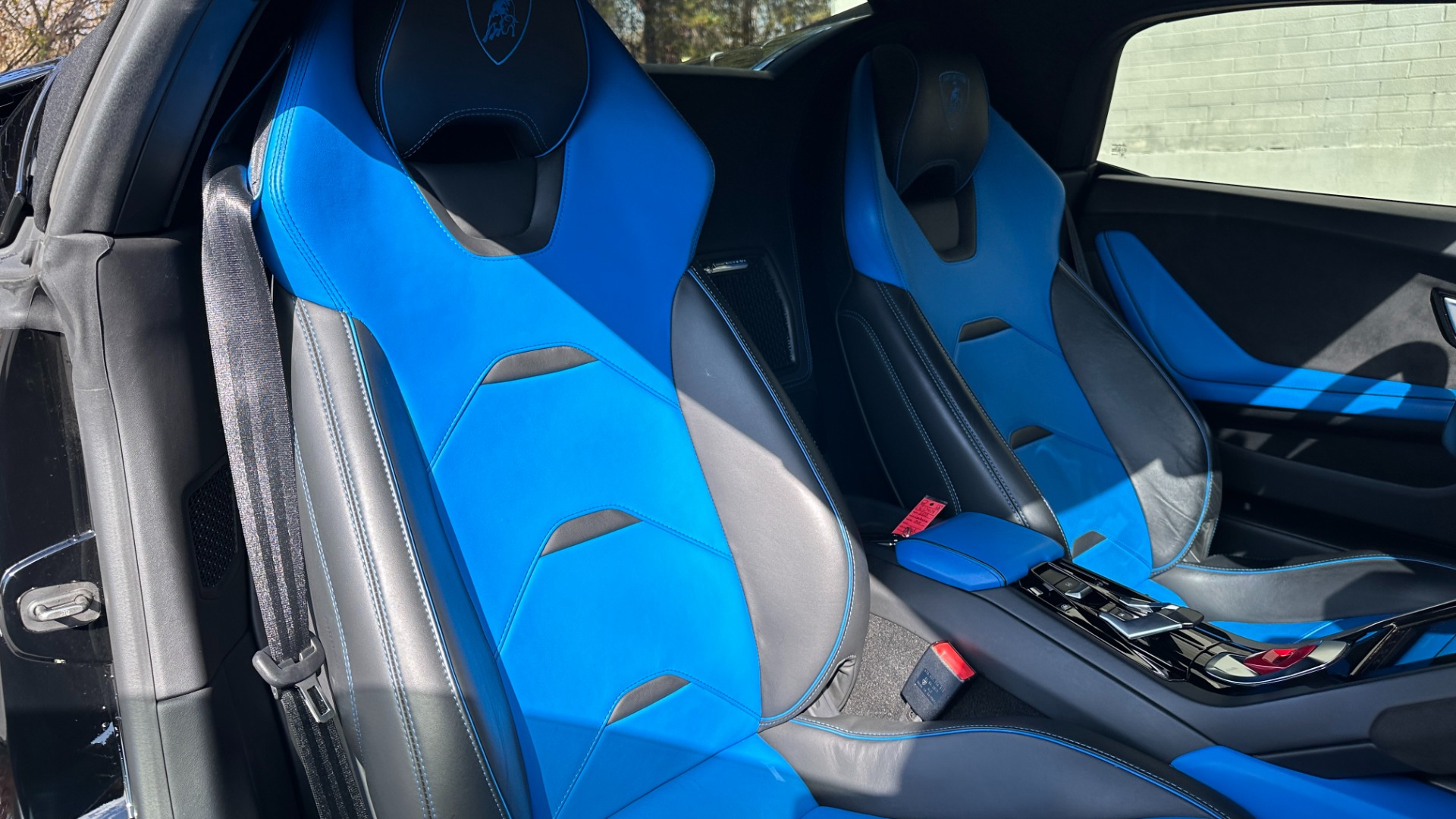 Used 2020 Lamborghini Huracan EVO SPYDER / FRONT LIFT / FULL PAINT PROTECTION FILM / CARBON CERAMICS for sale $280,000 at Formula Imports in Charlotte NC 28227 34
