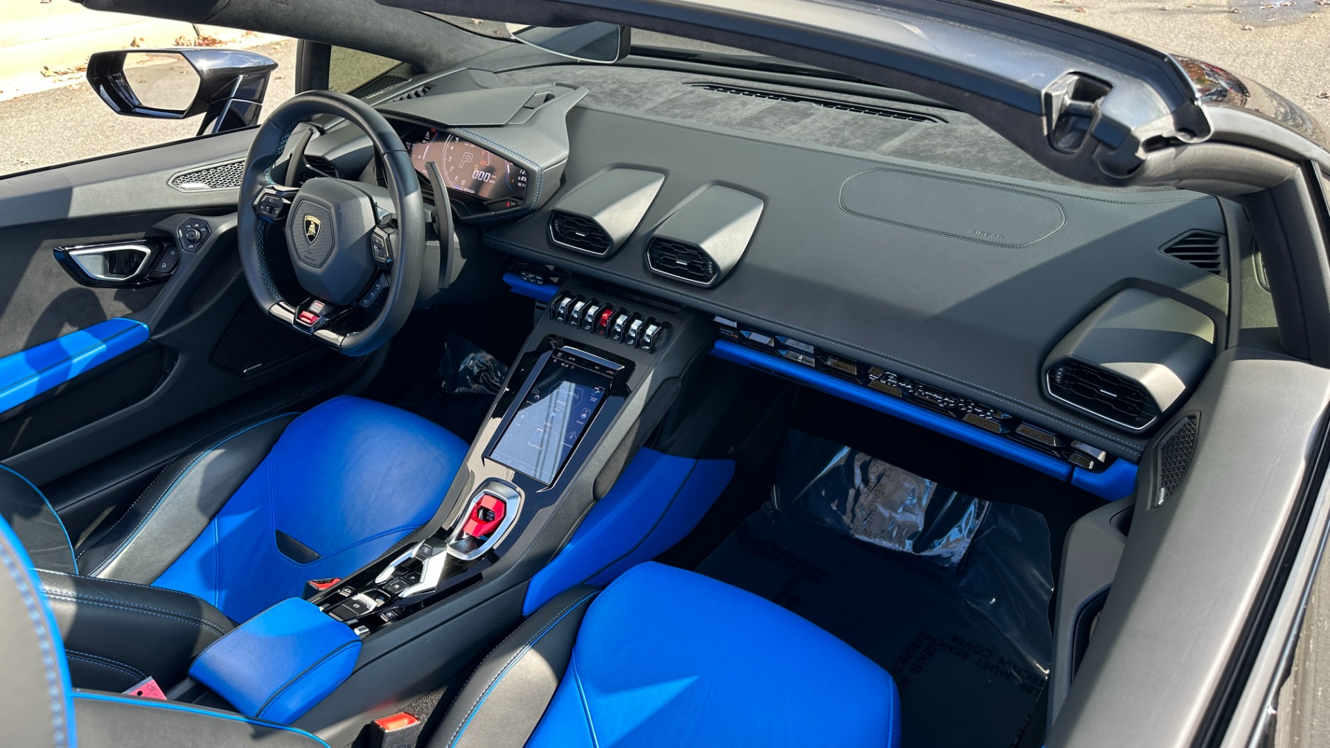 Used 2020 Lamborghini Huracan EVO SPYDER / FRONT LIFT / FULL PAINT PROTECTION FILM / CARBON CERAMICS for sale $280,000 at Formula Imports in Charlotte NC 28227 41