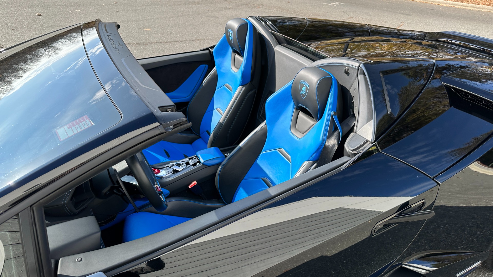Used 2020 Lamborghini Huracan EVO SPYDER / FRONT LIFT / FULL PAINT PROTECTION FILM / CARBON CERAMICS for sale $280,000 at Formula Imports in Charlotte NC 28227 44