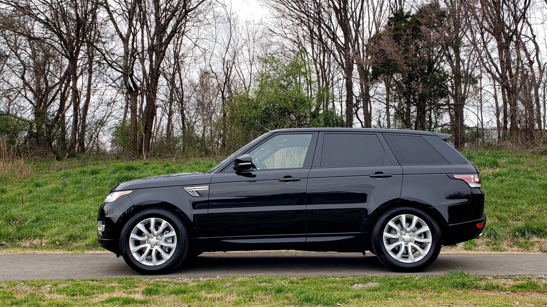 Used 2016 Land Rover RANGE ROVER SPORT V6 HSE 4WD / NAV / SUNROOF / HTD STS / REARVIEW for sale Sold at Formula Imports in Charlotte NC 28227 2