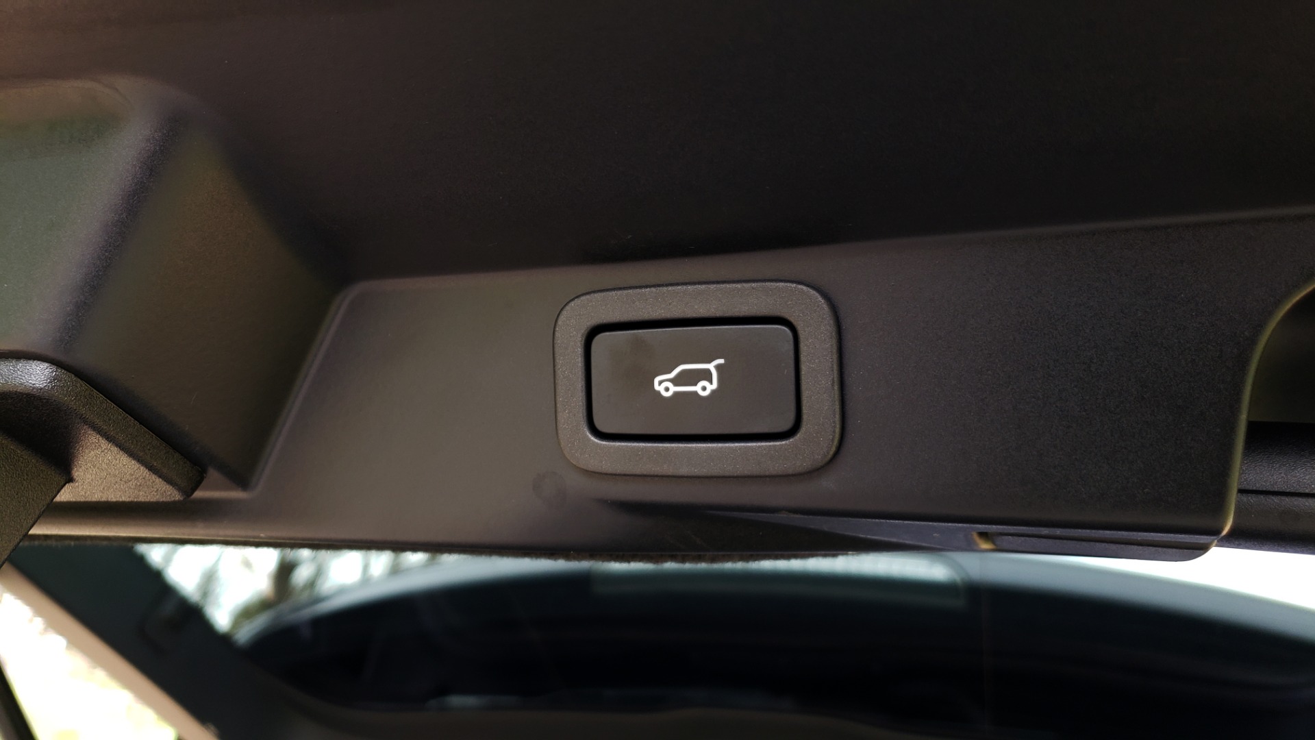 Used 2016 Land Rover RANGE ROVER SPORT V6 HSE 4WD / NAV / SUNROOF / HTD STS / REARVIEW for sale Sold at Formula Imports in Charlotte NC 28227 32
