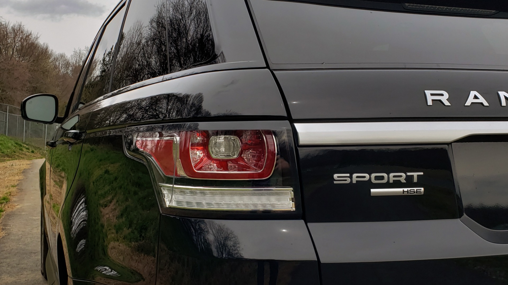 Used 2016 Land Rover RANGE ROVER SPORT V6 HSE 4WD / NAV / SUNROOF / HTD STS / REARVIEW for sale Sold at Formula Imports in Charlotte NC 28227 34