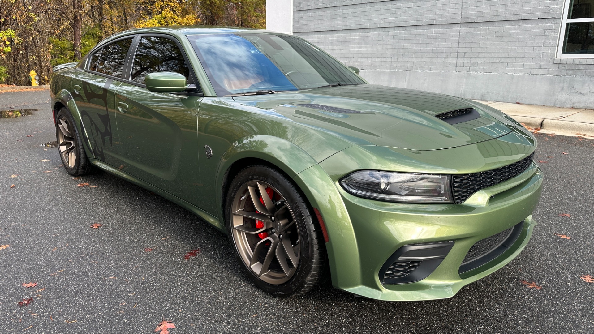 Used 2022 Dodge Charger SRT Hellcat Widebody STARLIGHT ROOF / CUSTOM FLOOR MATS / HELLCAT GRAPHICS for sale $75,995 at Formula Imports in Charlotte NC 28227 2