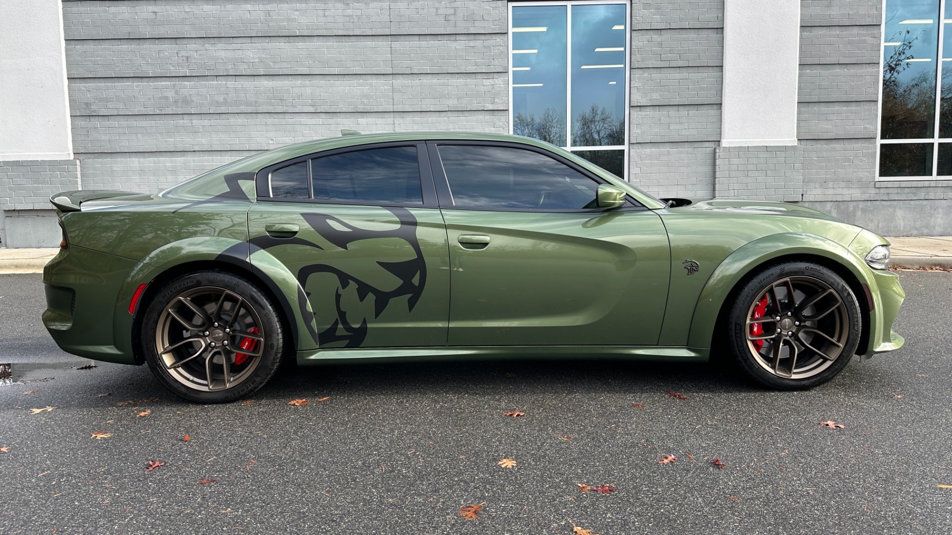 Used 2022 Dodge Charger SRT Hellcat Widebody STARLIGHT ROOF / CUSTOM FLOOR MATS / HELLCAT GRAPHICS for sale $75,995 at Formula Imports in Charlotte NC 28227 3