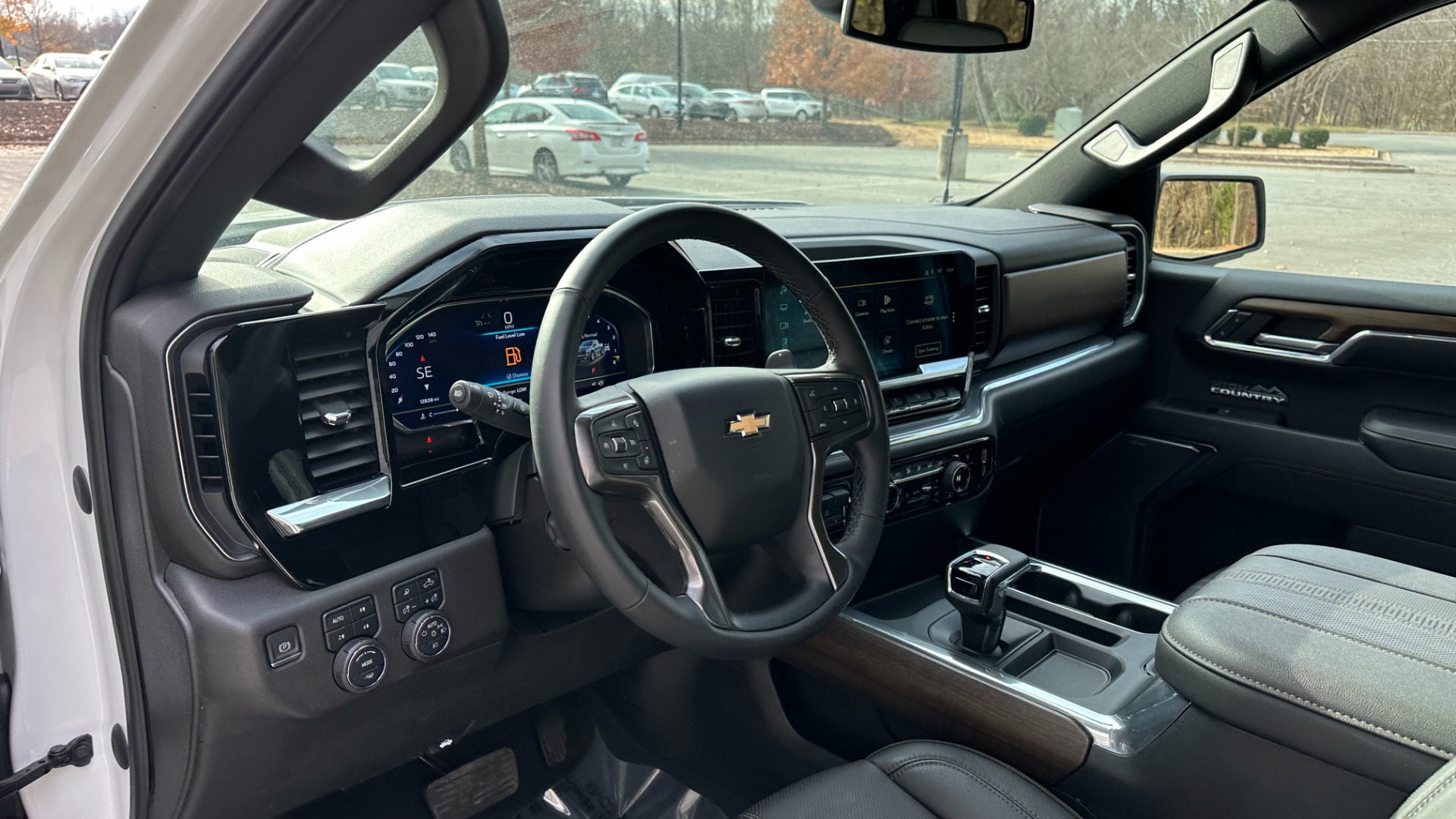 Used 2023 Chevrolet Silverado 1500 HIGH COUNTRY / PREMIUM PACKAGE / V8 ENGINE / PEARL PAINT for sale Sold at Formula Imports in Charlotte NC 28227 11