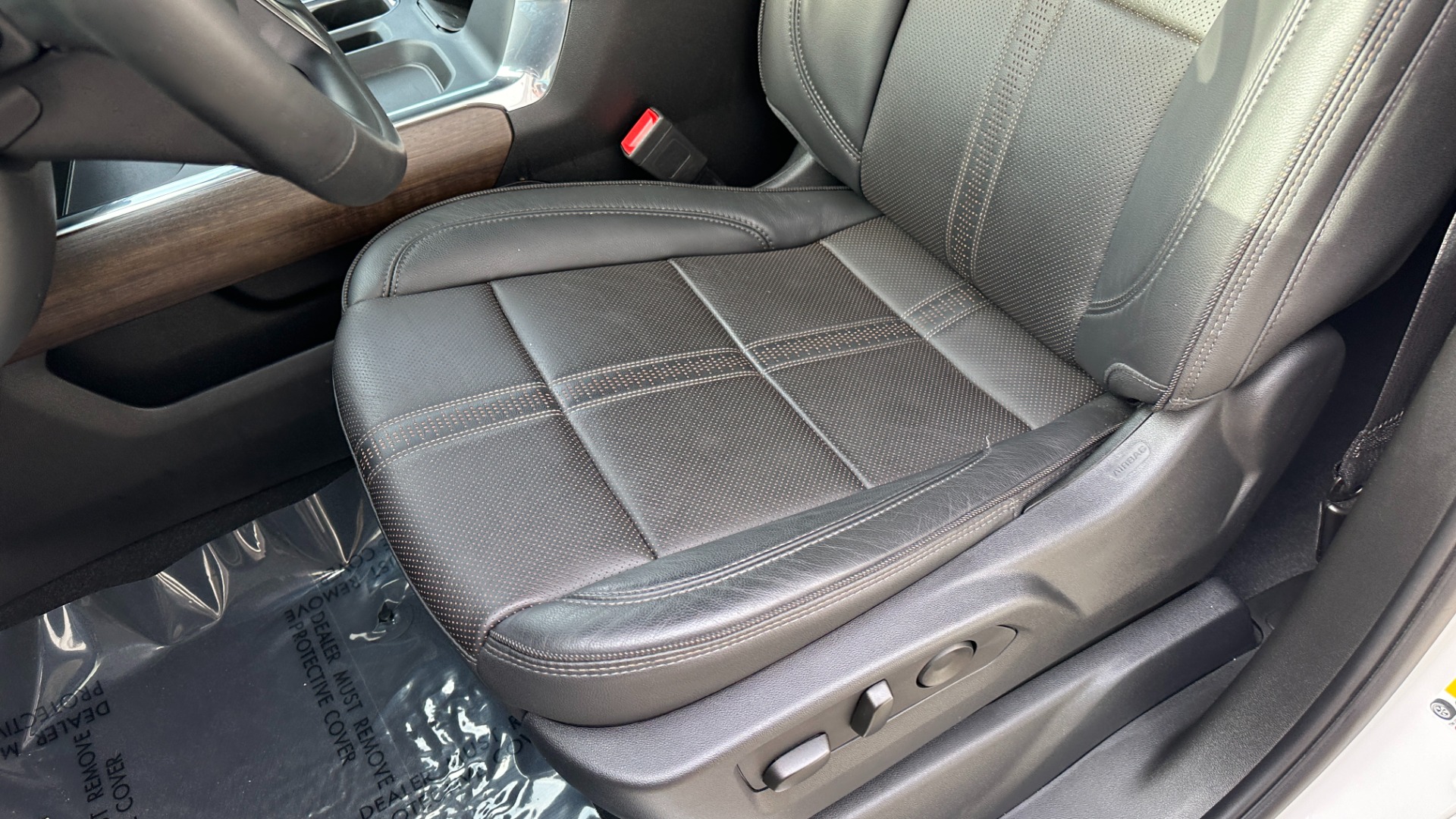Used 2023 Chevrolet Silverado 1500 HIGH COUNTRY / PREMIUM PACKAGE / V8 ENGINE / PEARL PAINT for sale Sold at Formula Imports in Charlotte NC 28227 14