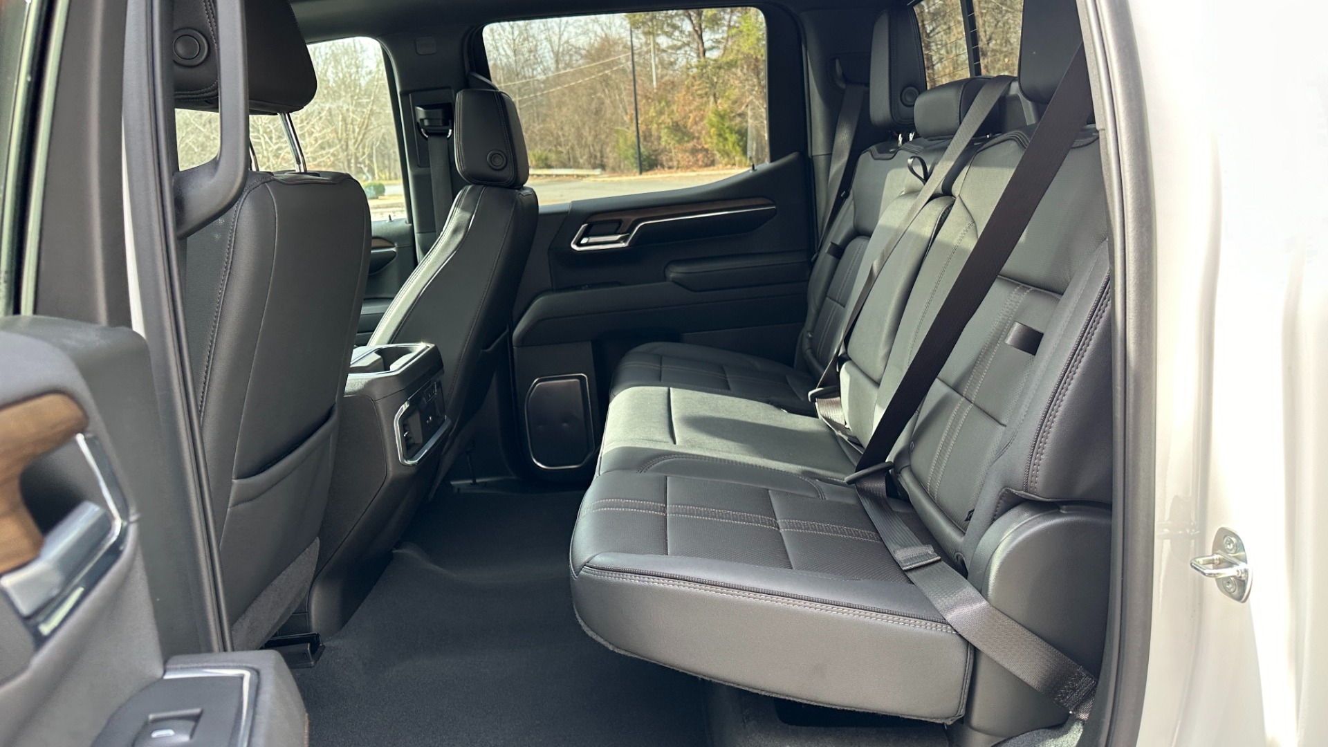 Used 2023 Chevrolet Silverado 1500 HIGH COUNTRY / PREMIUM PACKAGE / V8 ENGINE / PEARL PAINT for sale Sold at Formula Imports in Charlotte NC 28227 23