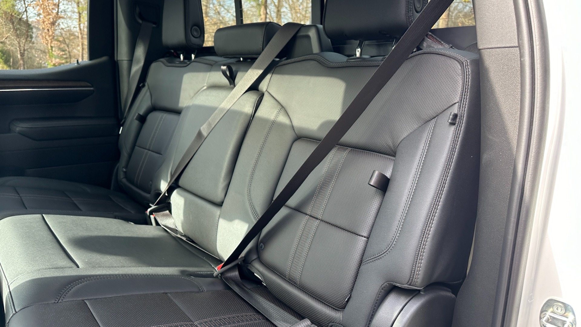 Used 2023 Chevrolet Silverado 1500 HIGH COUNTRY / PREMIUM PACKAGE / V8 ENGINE / PEARL PAINT for sale Sold at Formula Imports in Charlotte NC 28227 24