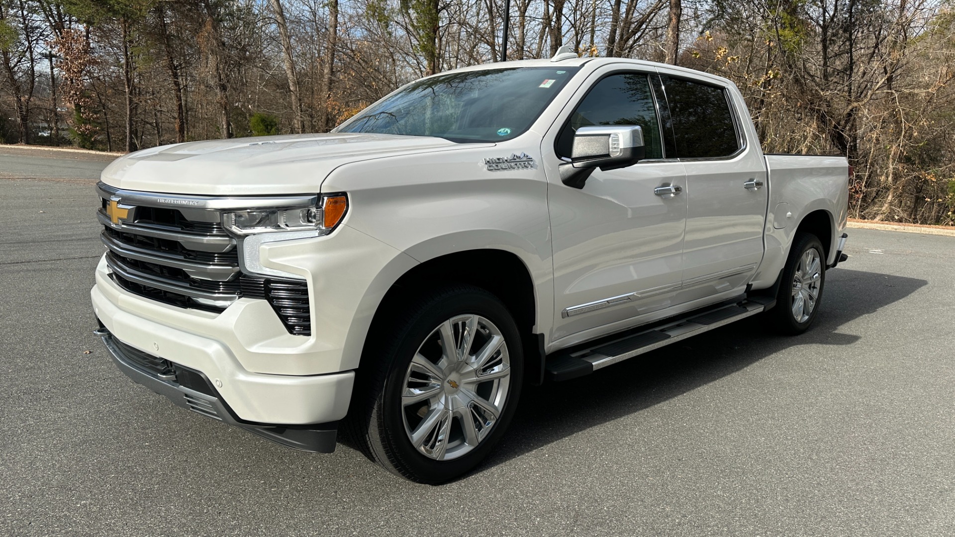 Used 2023 Chevrolet Silverado 1500 HIGH COUNTRY / PREMIUM PACKAGE / V8 ENGINE / PEARL PAINT for sale Sold at Formula Imports in Charlotte NC 28227 5