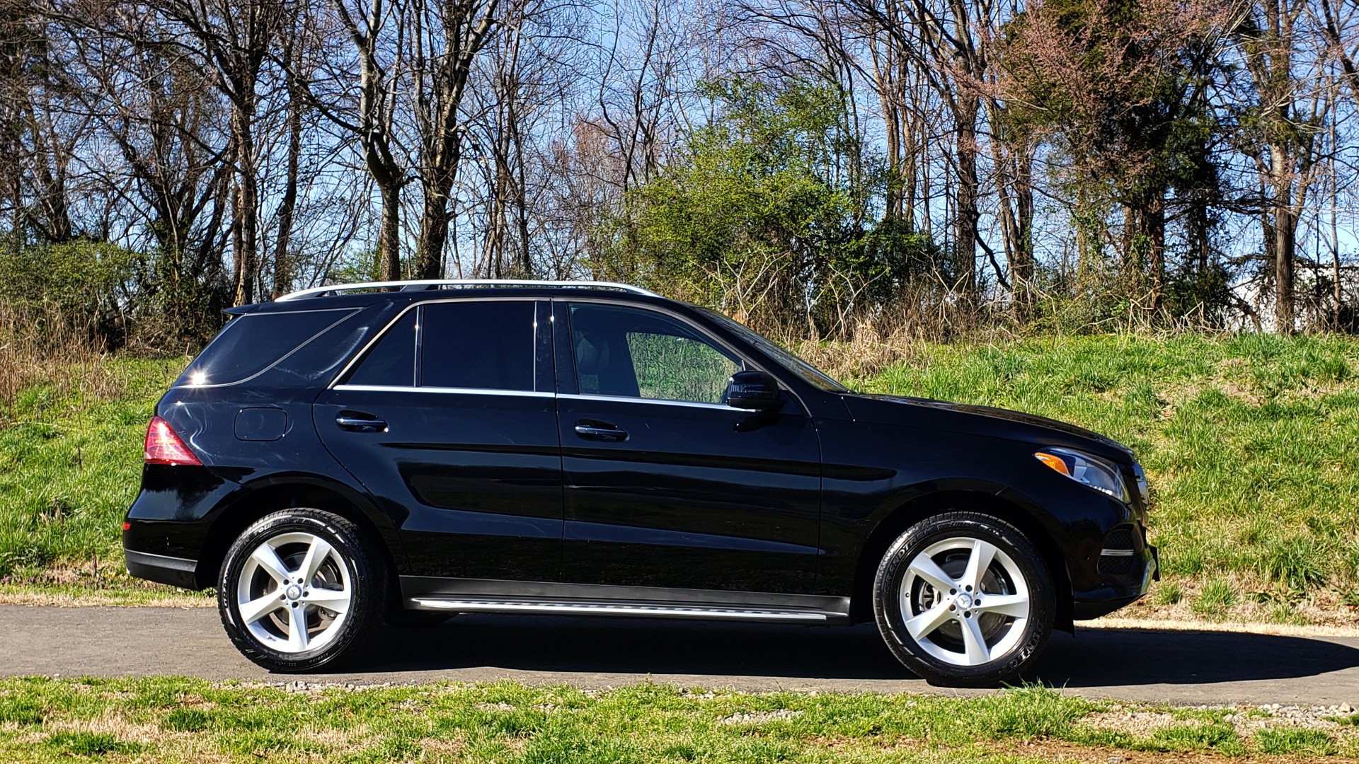 Used 2017 Mercedes-Benz GLE 350 4MATIC PREMIUM / NAV / SUNROOF / REARVIEW / PARK ASST for sale Sold at Formula Imports in Charlotte NC 28227 5
