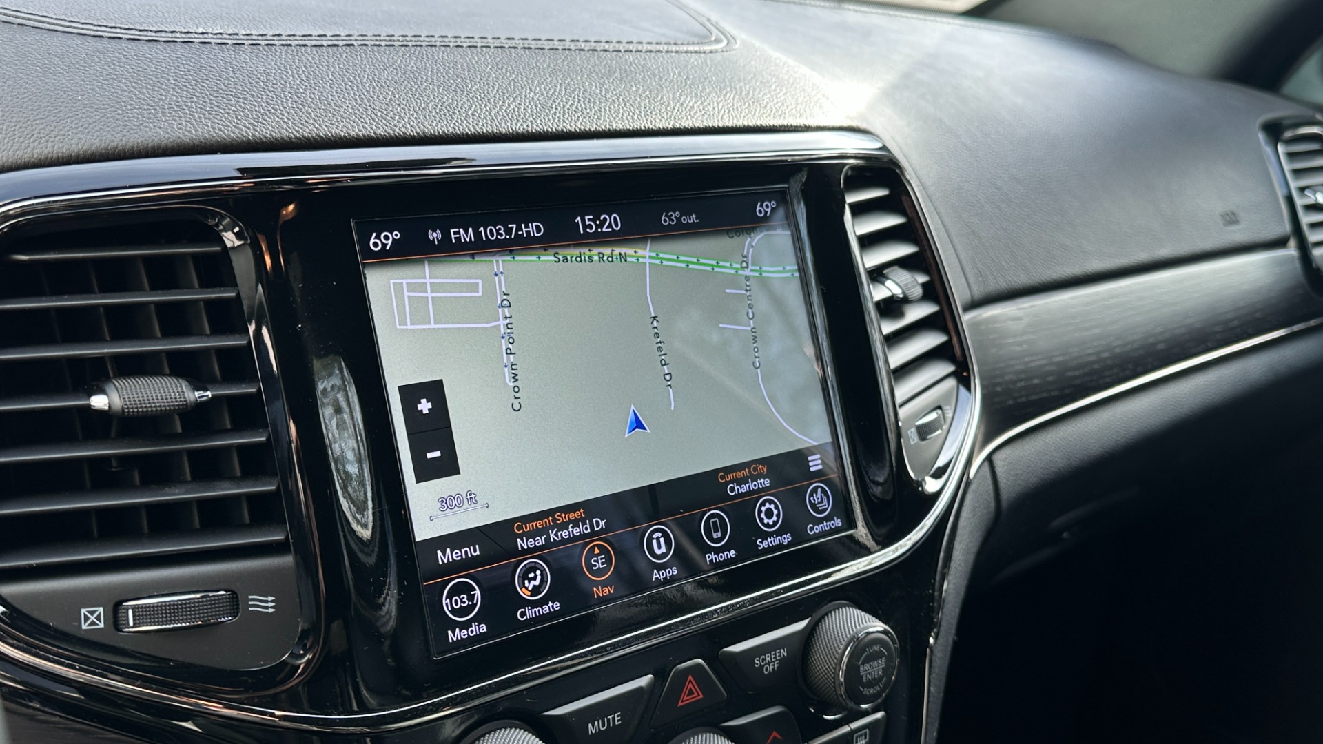 Used 2020 Jeep Grand Cherokee HIGH ALTITUDE / LEATHER / NAV / PANORAMIC ROOF for sale Sold at Formula Imports in Charlotte NC 28227 16