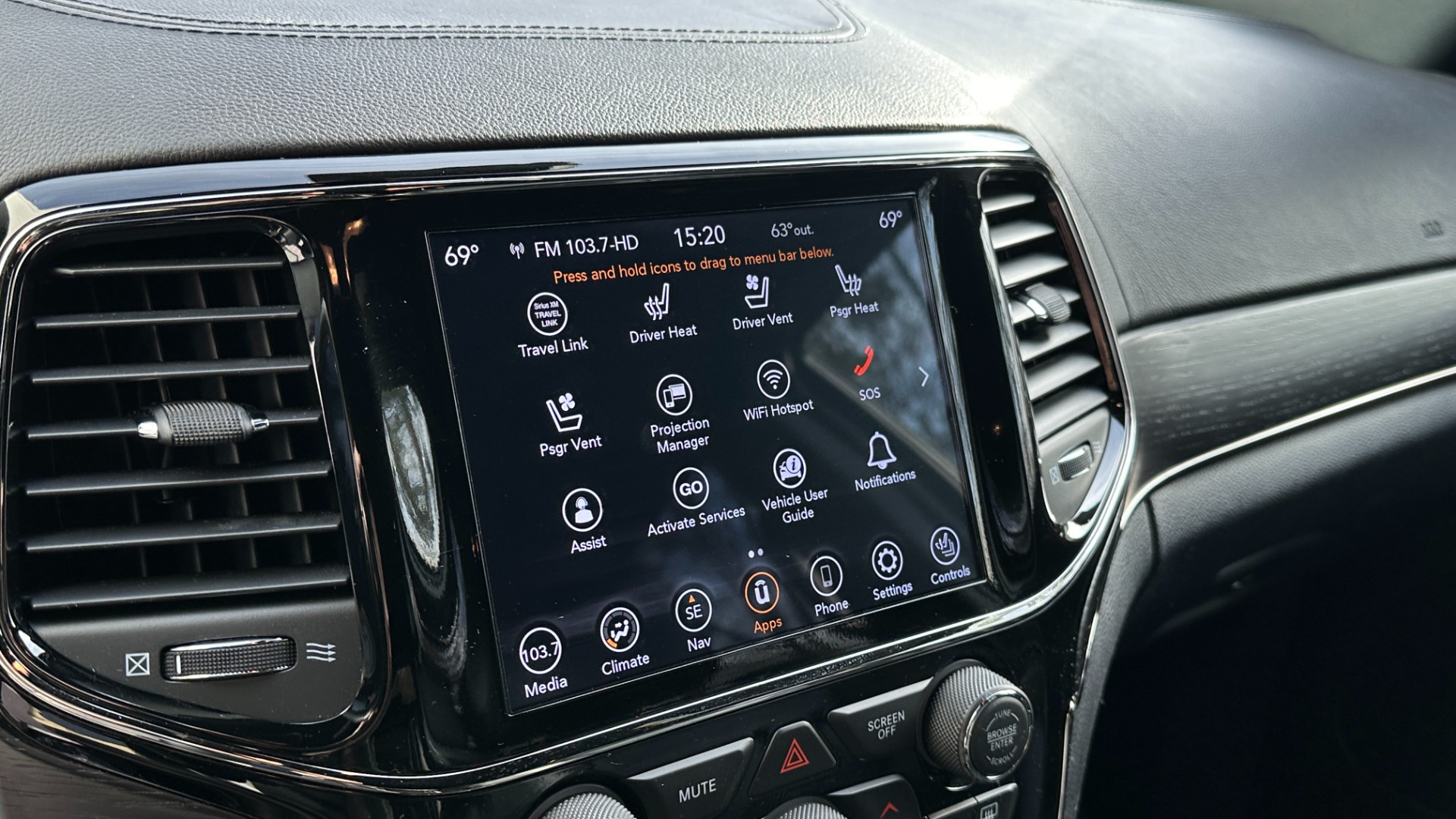 Used 2020 Jeep Grand Cherokee HIGH ALTITUDE / LEATHER / NAV / PANORAMIC ROOF for sale Sold at Formula Imports in Charlotte NC 28227 17