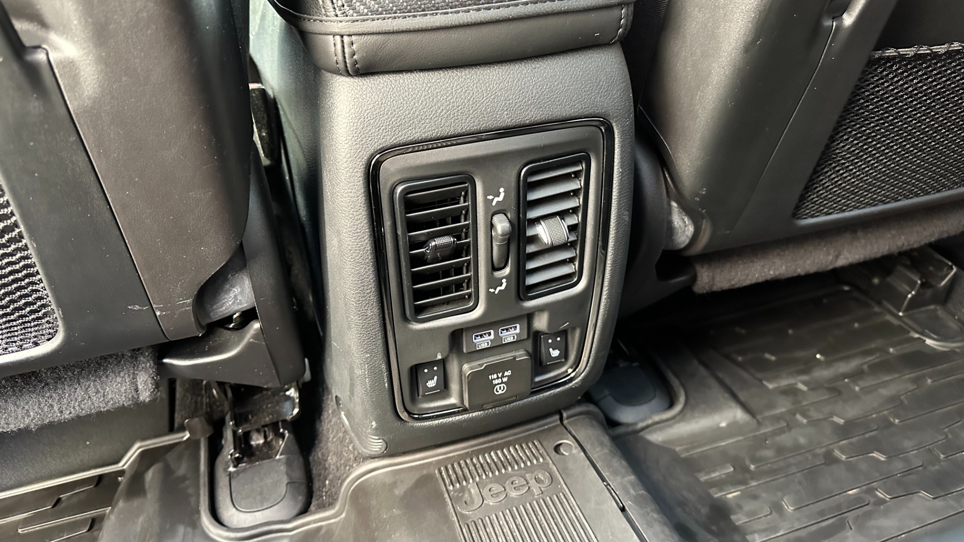 Used 2020 Jeep Grand Cherokee HIGH ALTITUDE / LEATHER / NAV / PANORAMIC ROOF for sale Sold at Formula Imports in Charlotte NC 28227 26