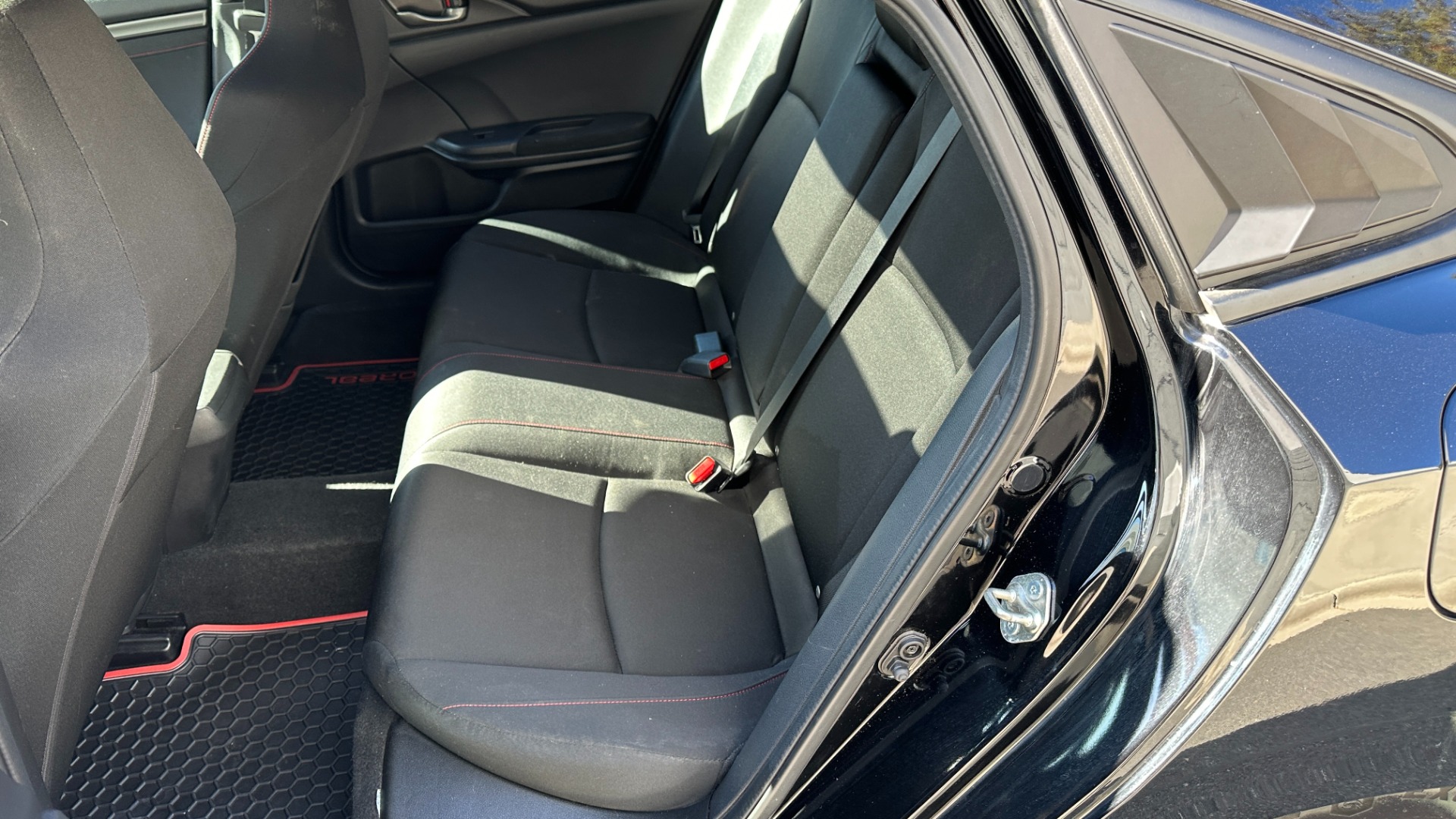 Used 2018 Honda Civic Si Sedan for sale Sold at Formula Imports in Charlotte NC 28227 26