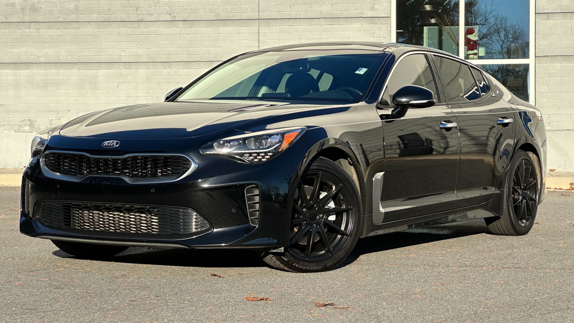 Used 2018 Kia Stinger PREMIUM / LEATHER / UPGRADED WHEELS / NAVIGATION for sale Sold at Formula Imports in Charlotte NC 28227 1
