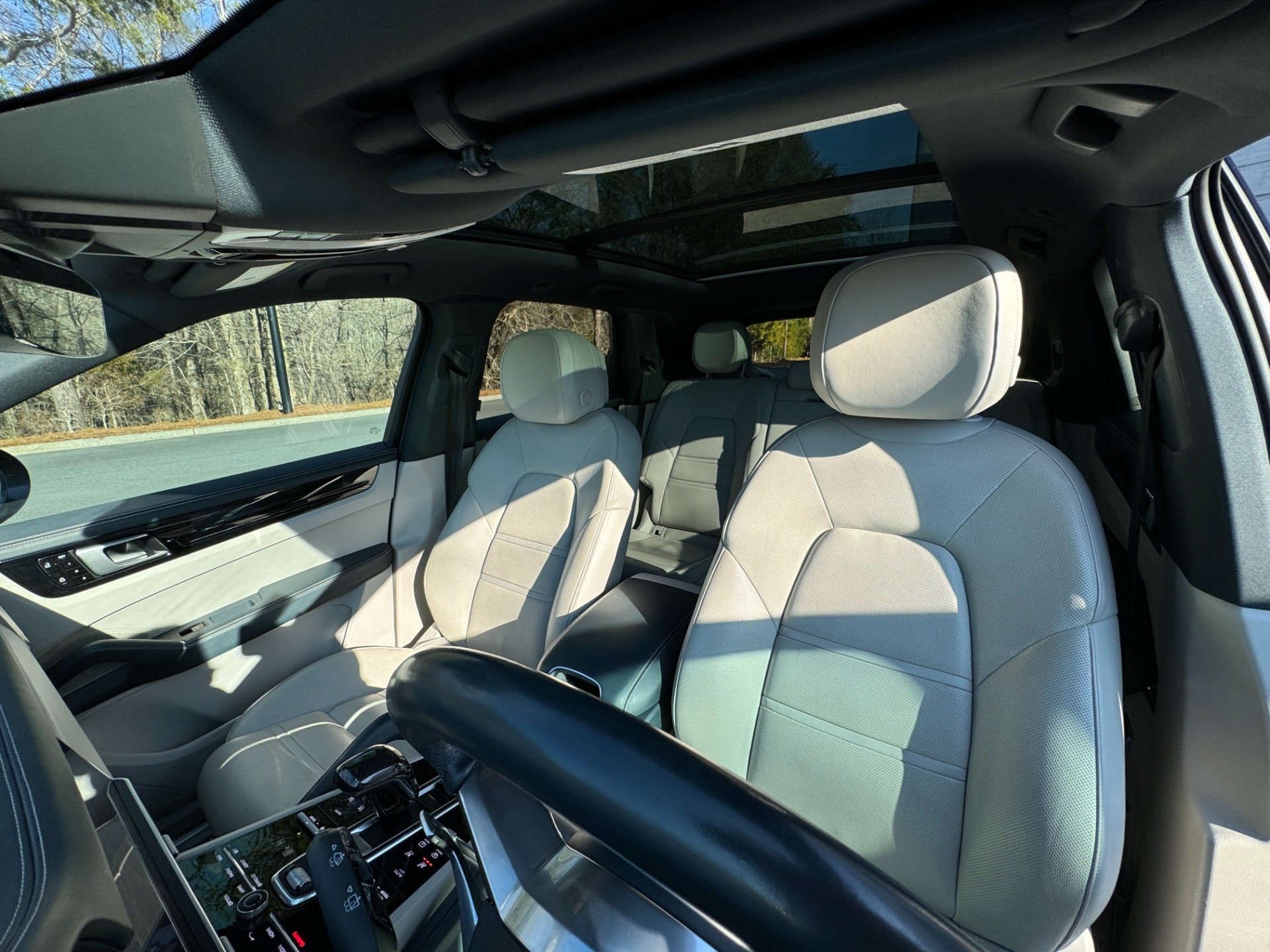 Used 2019 Porsche Cayenne PREMIUM / TOW PKG / 2 TONE LEATHER / PANORAMIC ROOF for sale Sold at Formula Imports in Charlotte NC 28227 22