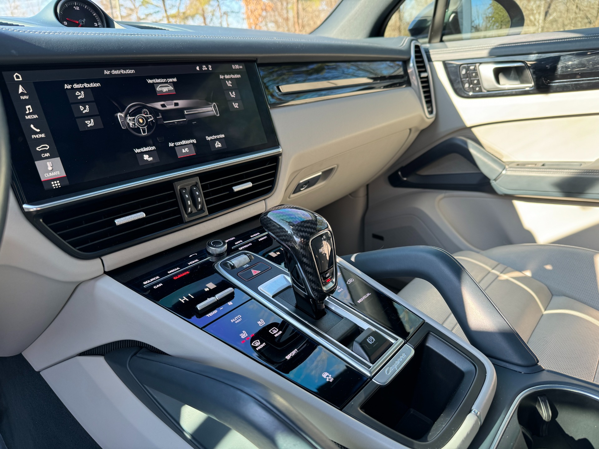 Used 2019 Porsche Cayenne PREMIUM / TOW PKG / 2 TONE LEATHER / PANORAMIC ROOF for sale Sold at Formula Imports in Charlotte NC 28227 28
