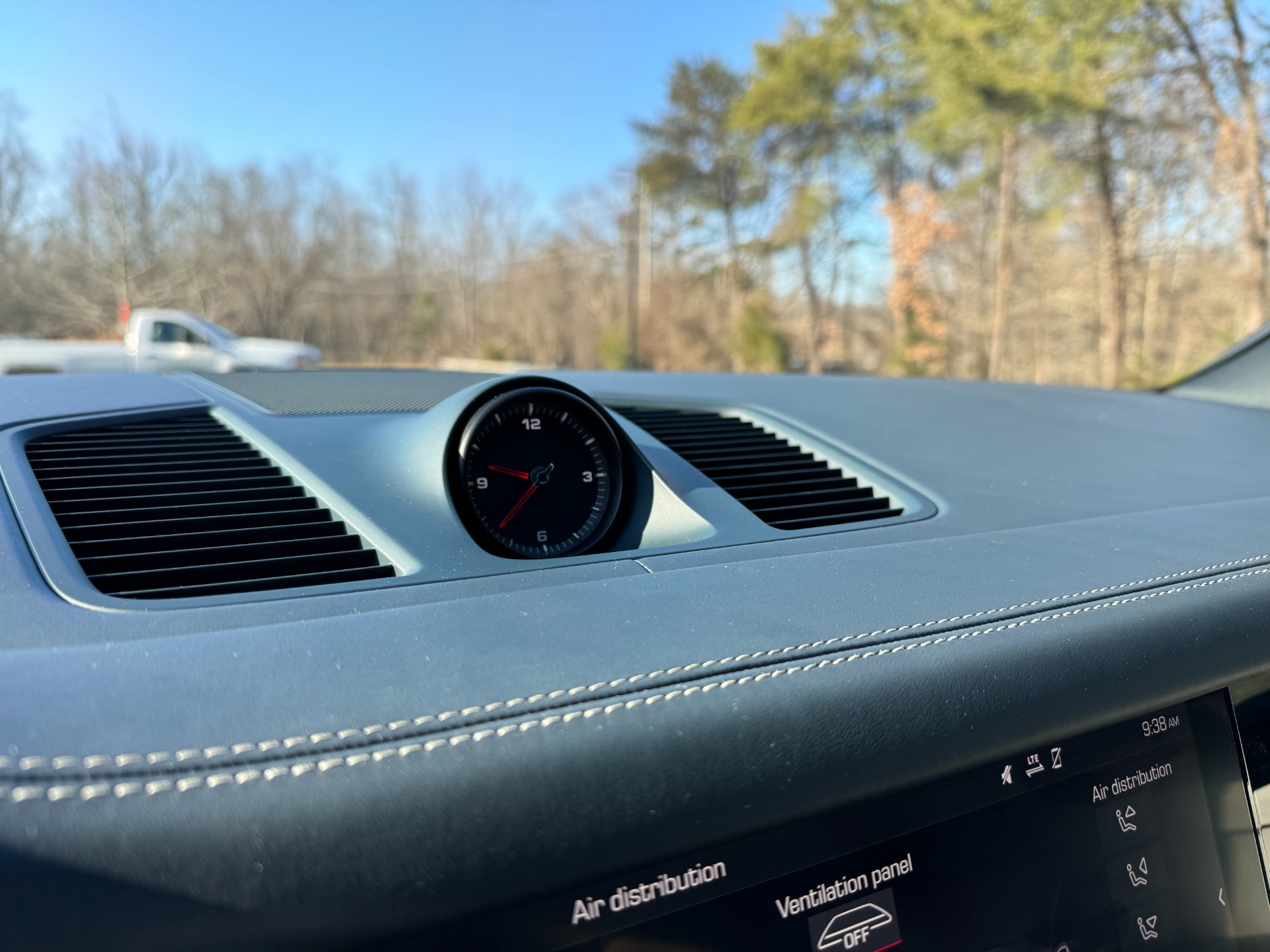 Used 2019 Porsche Cayenne PREMIUM / TOW PKG / 2 TONE LEATHER / PANORAMIC ROOF for sale Sold at Formula Imports in Charlotte NC 28227 31