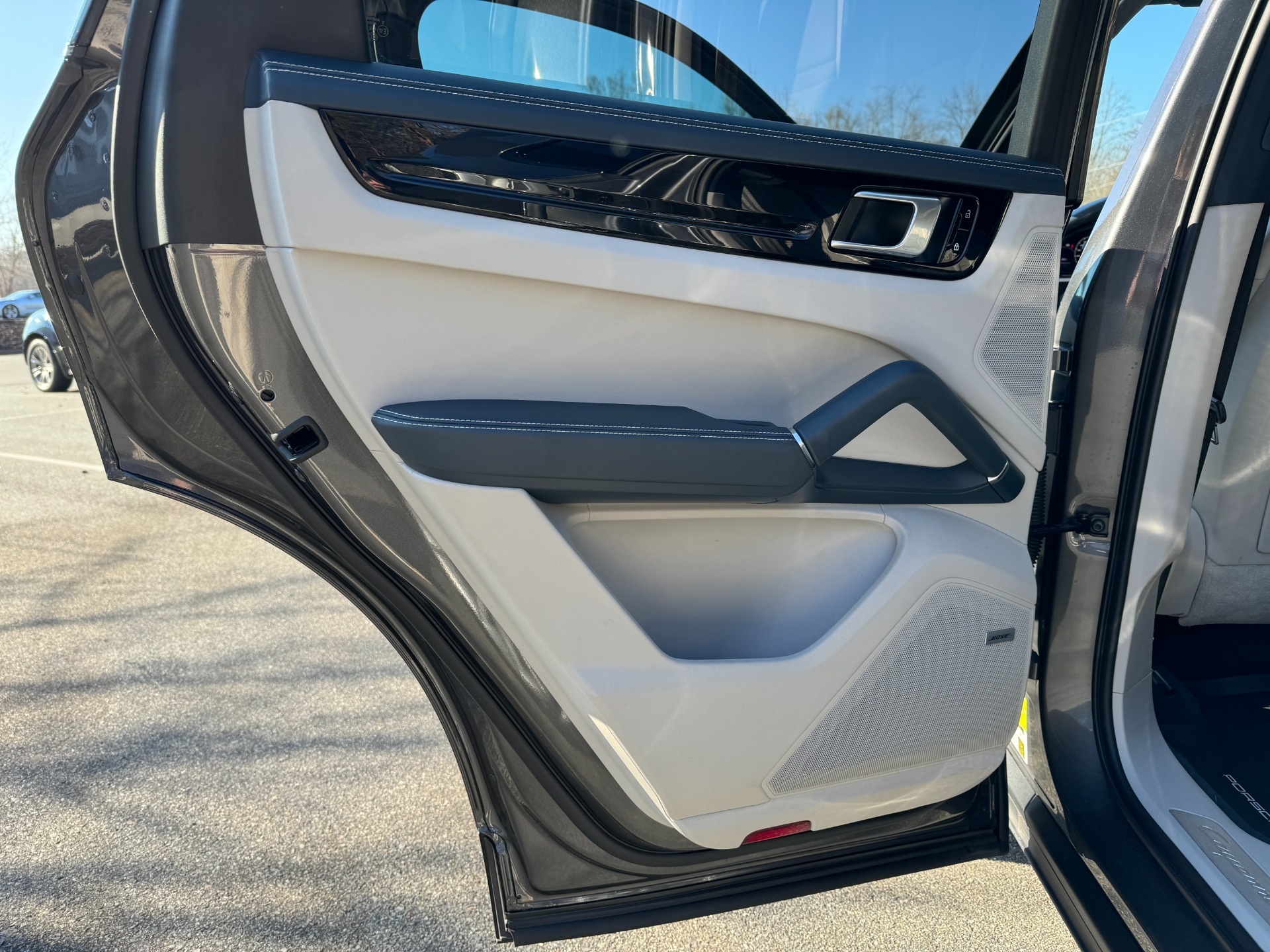 Used 2019 Porsche Cayenne PREMIUM / TOW PKG / 2 TONE LEATHER / PANORAMIC ROOF for sale Sold at Formula Imports in Charlotte NC 28227 33