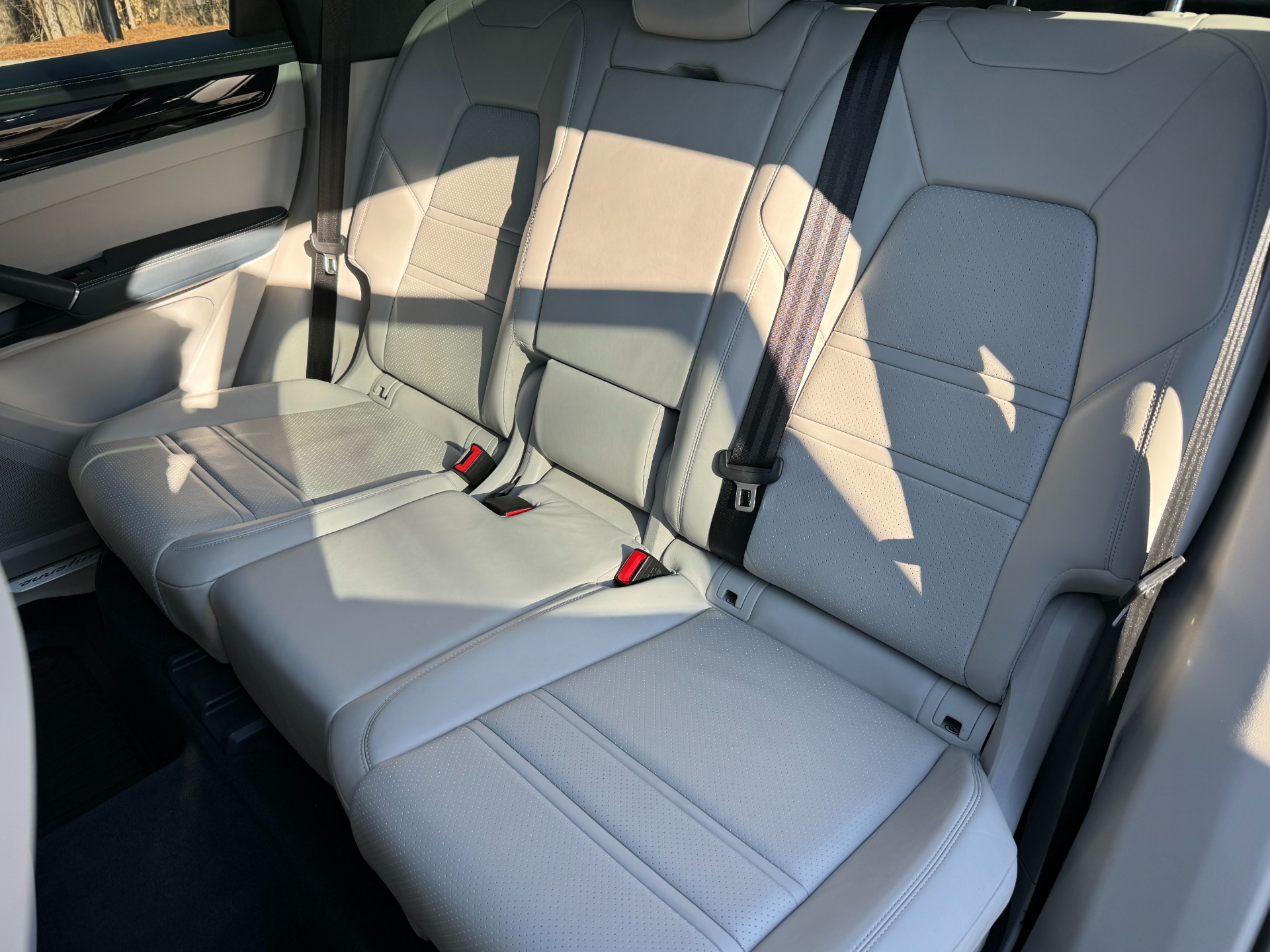 Used 2019 Porsche Cayenne PREMIUM / TOW PKG / 2 TONE LEATHER / PANORAMIC ROOF for sale Sold at Formula Imports in Charlotte NC 28227 35