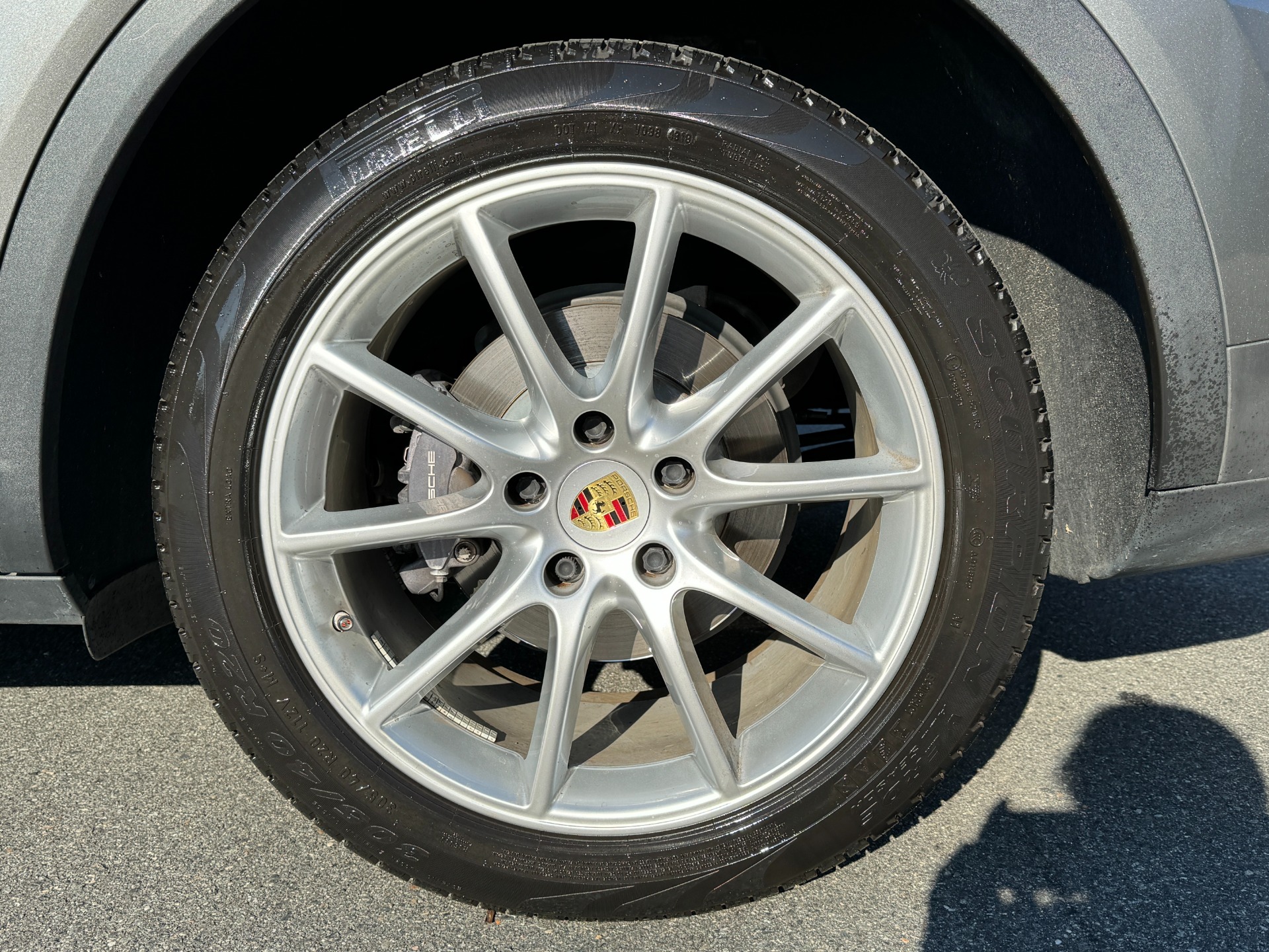 Used 2019 Porsche Cayenne PREMIUM / TOW PKG / 2 TONE LEATHER / PANORAMIC ROOF for sale Sold at Formula Imports in Charlotte NC 28227 45