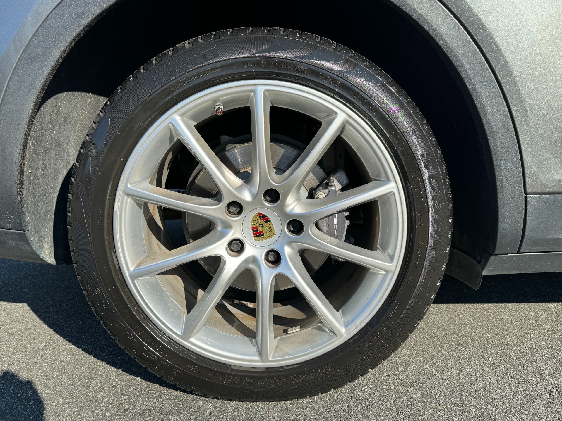Used 2019 Porsche Cayenne PREMIUM / TOW PKG / 2 TONE LEATHER / PANORAMIC ROOF for sale Sold at Formula Imports in Charlotte NC 28227 46