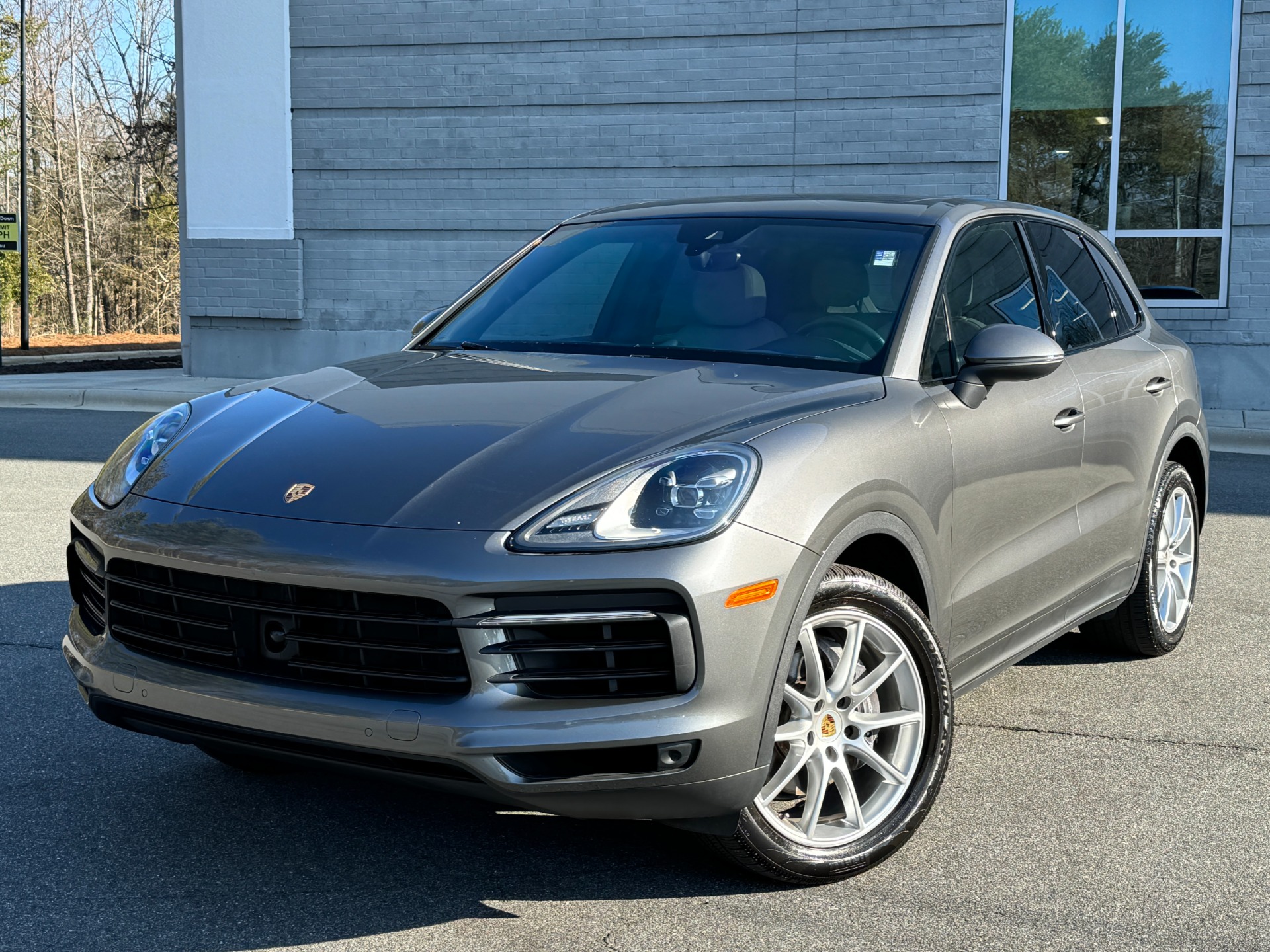Used 2019 Porsche Cayenne PREMIUM / TOW PKG / 2 TONE LEATHER / PANORAMIC ROOF for sale Sold at Formula Imports in Charlotte NC 28227 1