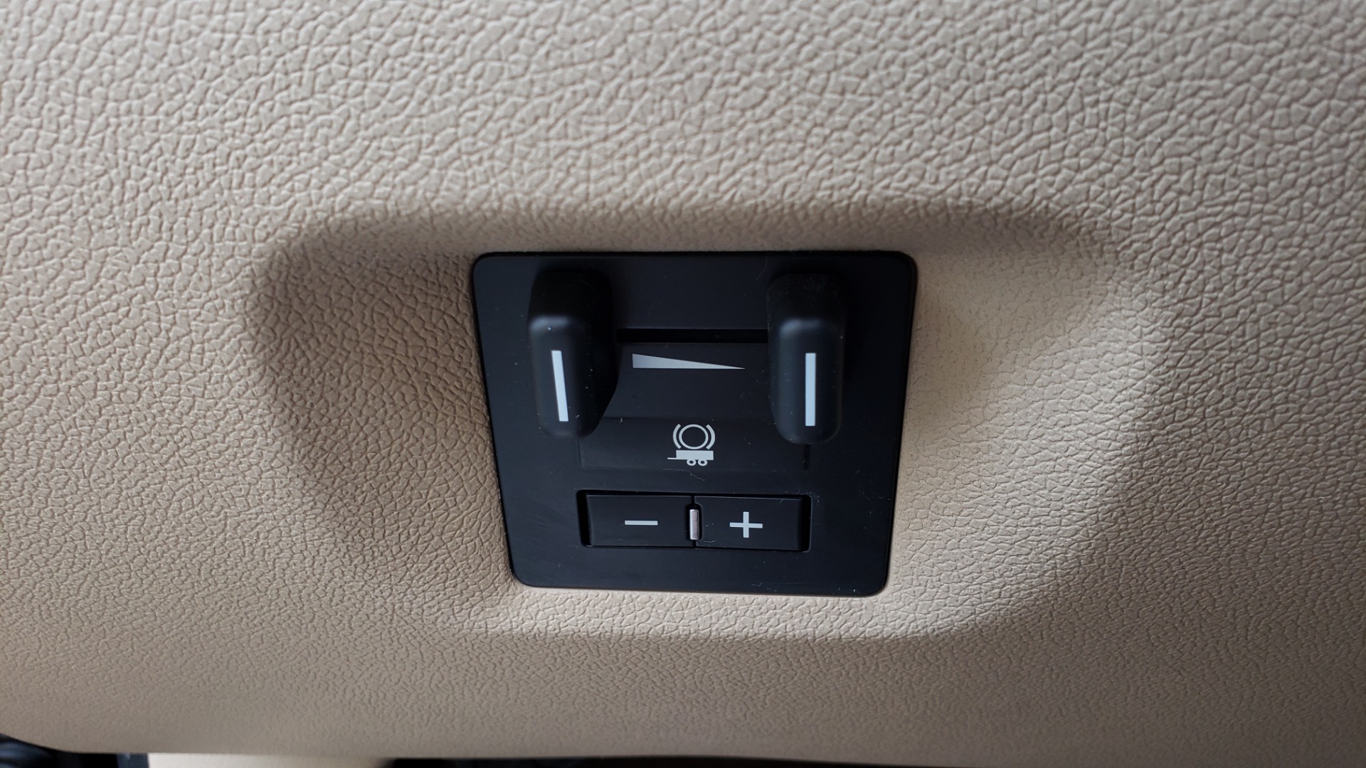Used 2012 GMC YUKON XL DENALI AWD / NAV / SUN & ENT PKG / SUNROOF / REARVIEW / 3-ROW for sale Sold at Formula Imports in Charlotte NC 28227 37